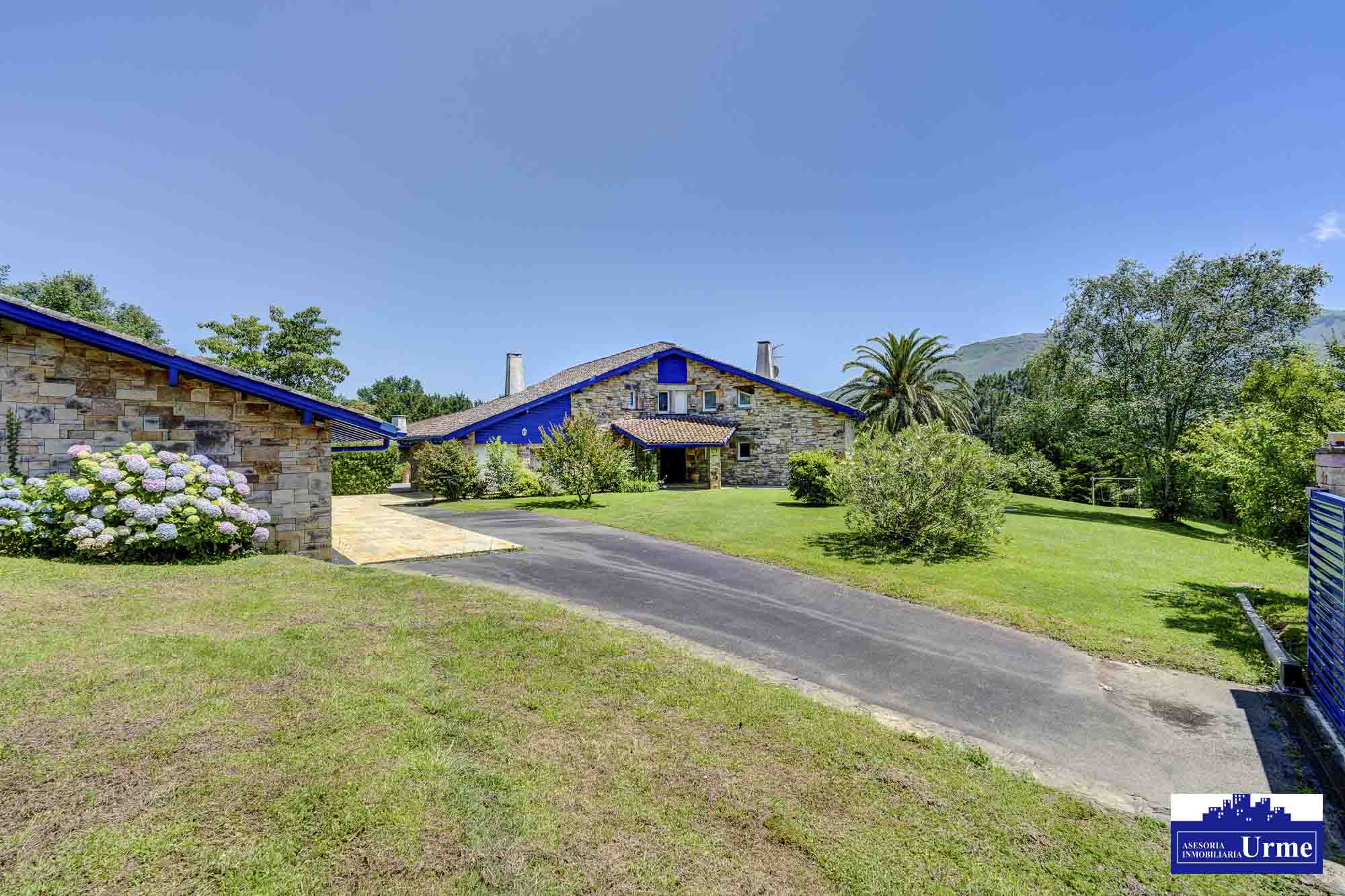 En Urrugne Espectacular villa individual con piscina climatizada y vistas panorámicas a las montañas. A pocos minutos de la frontera.Un sueño hecho realidad! En Urrugne Espectacular villa individual con piscina climatizada y vistas panorámicas a las montañas. A pocos minutos de la frontera.Un sueño hecho realidad!