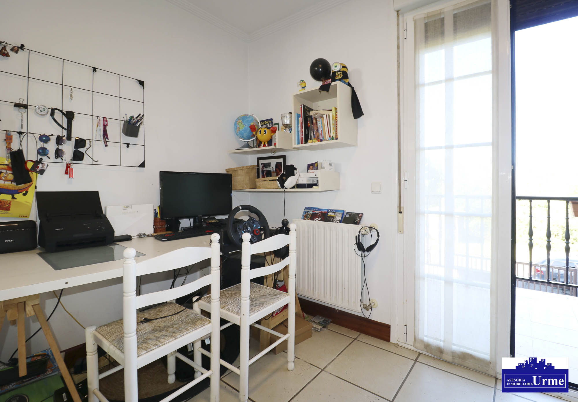 Espectacular villa con piscina en zona tranquila a pocos minutos de Irún. Infórmate!!