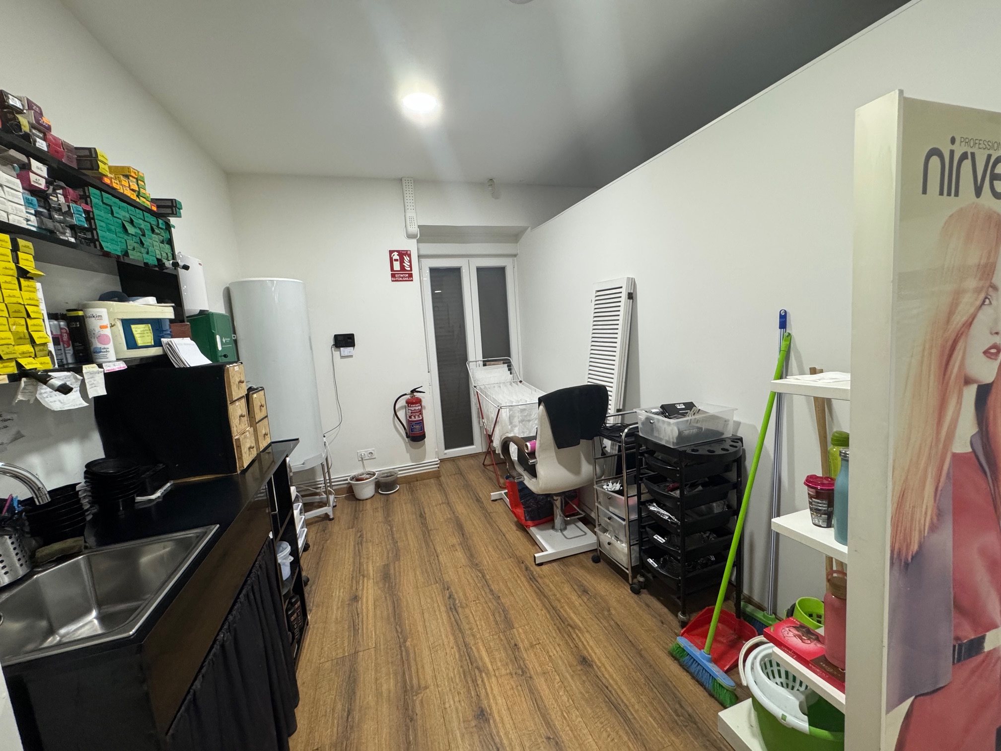 Se alquila peluquería totalmente acondicionada en pleno centro de Irún. 125m2.!!!Reforma integral en 2022. Infórmate rápidamente!!! Se alquila peluquería totalmente acondicionada en pleno centro de Irún. 125m2.!!!Reforma integral en 2022. Infórmate rápidamente!!!