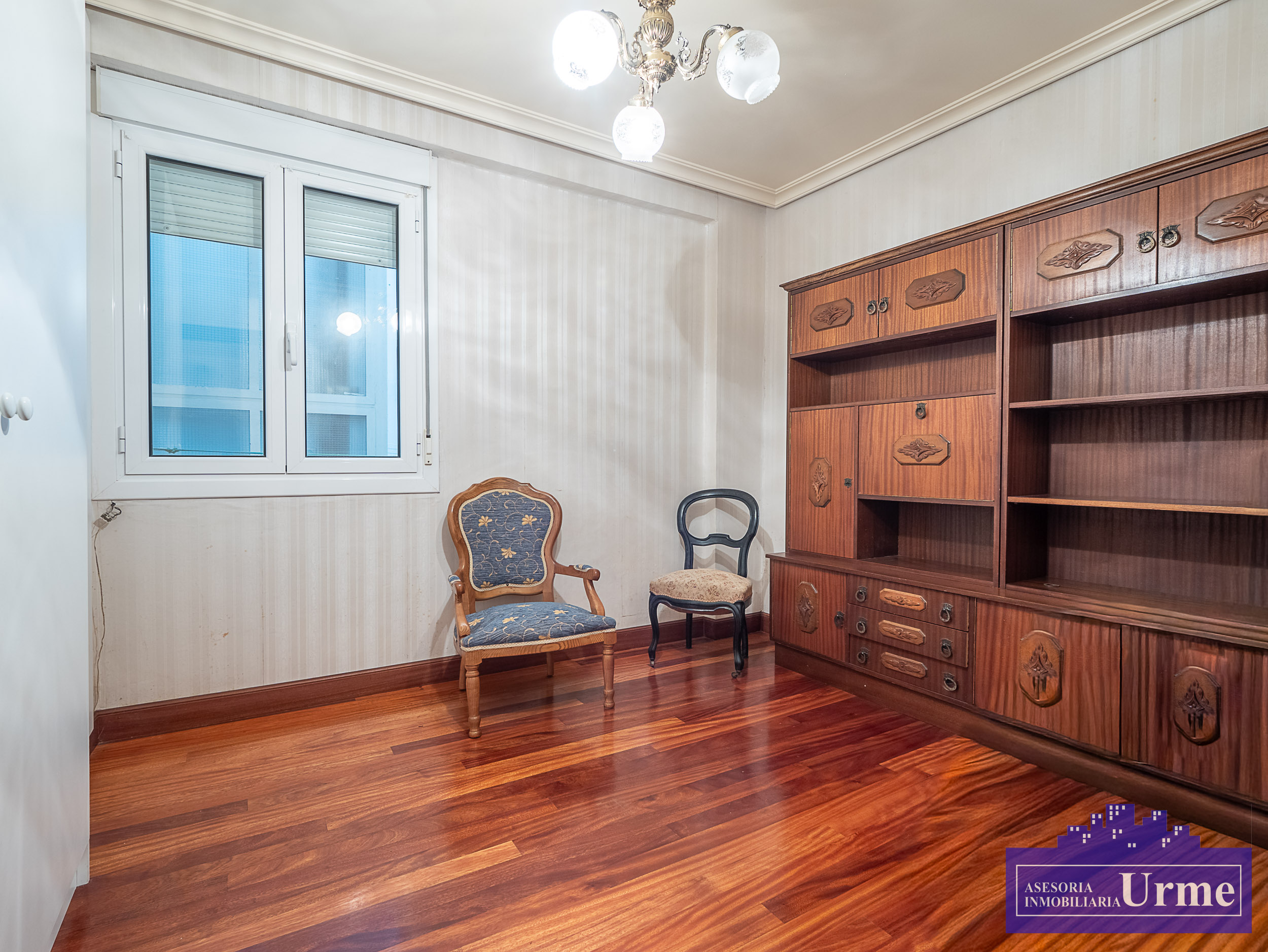 La comodidad de vivir en el centro! 90m2 + balcón, 3 habitaciones, salon, cocina, baño completo mas aseo con lavabo. Informate! La comodidad de vivir en el centro! 90m2 + balcón, 3 habitaciones, salon, cocina, baño completo mas aseo con lavabo. Informate!