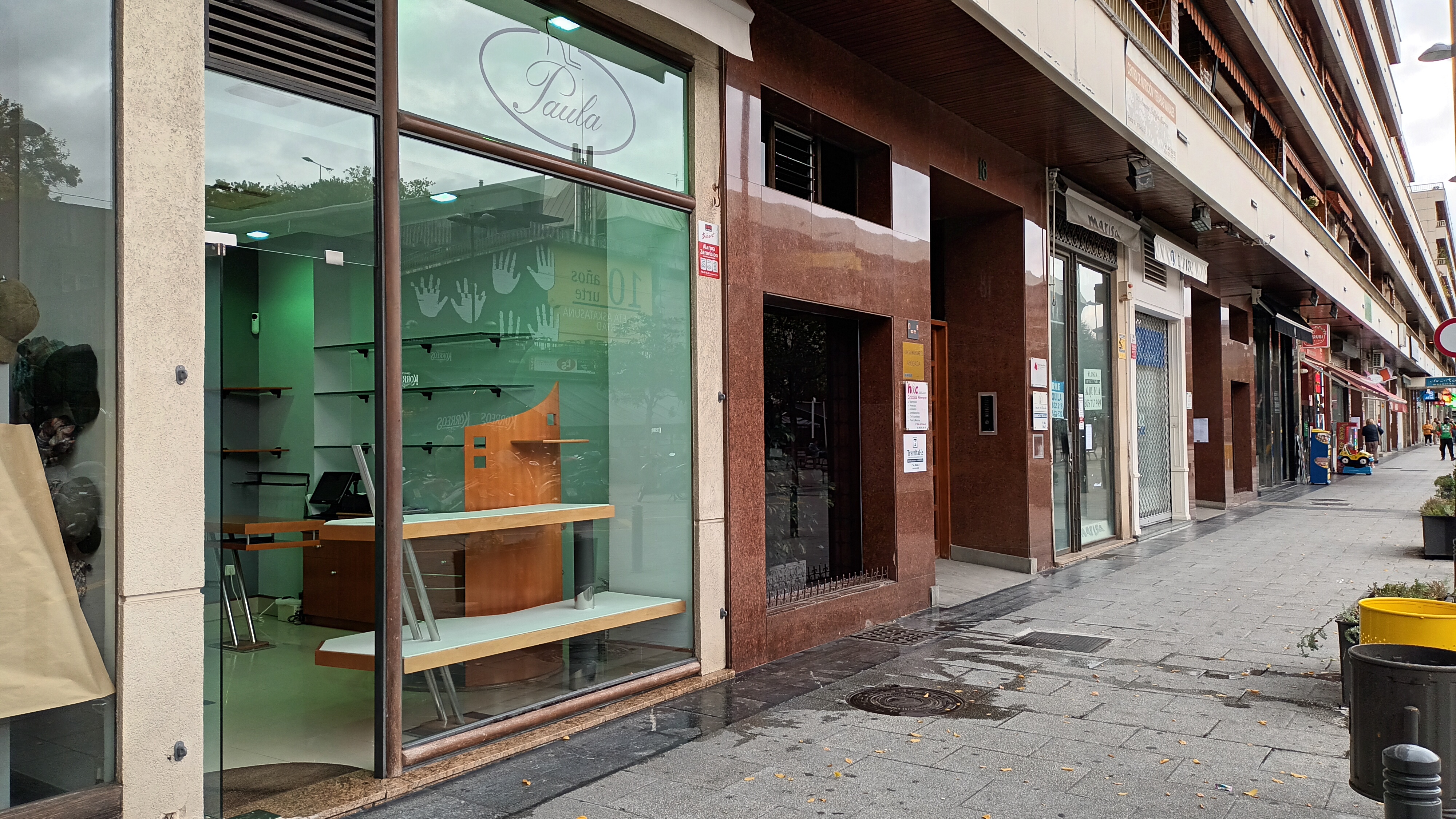 En venta y en alquiler. Luis Mariano caprichoso local. Ultima actividad durante 30 años,zapateria y complementos.