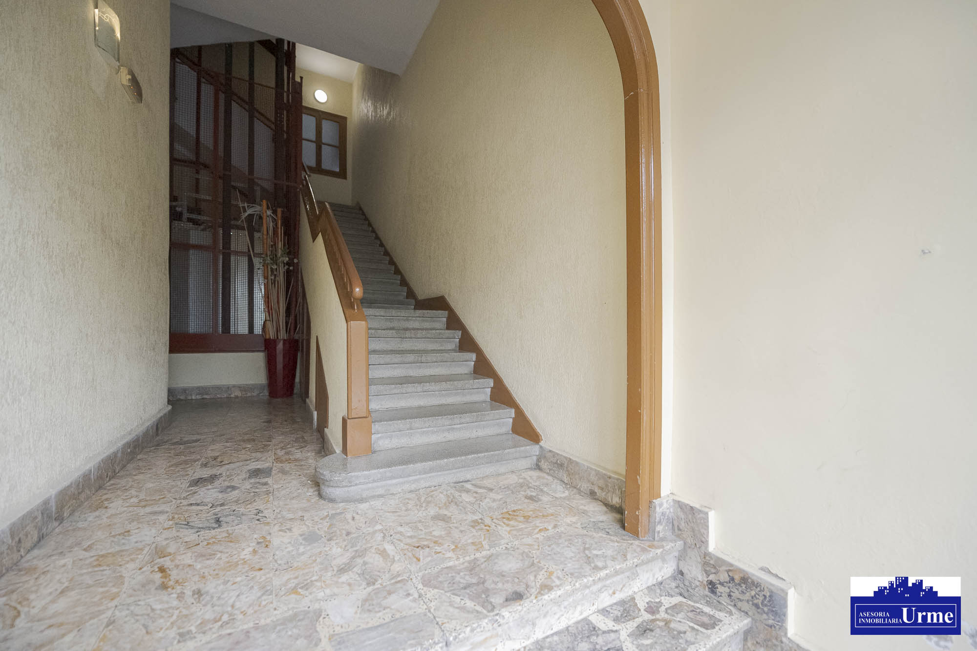 Vivienda centrica con Vistas despejadas y junto al ayuntamiento.78m2, 3 habitaciones, salon cocina, baño + aseo independiente. Informate. Vivienda centrica con Vistas despejadas y junto al ayuntamiento.78m2, 3 habitaciones, salon cocina, baño + aseo independiente. Informate.