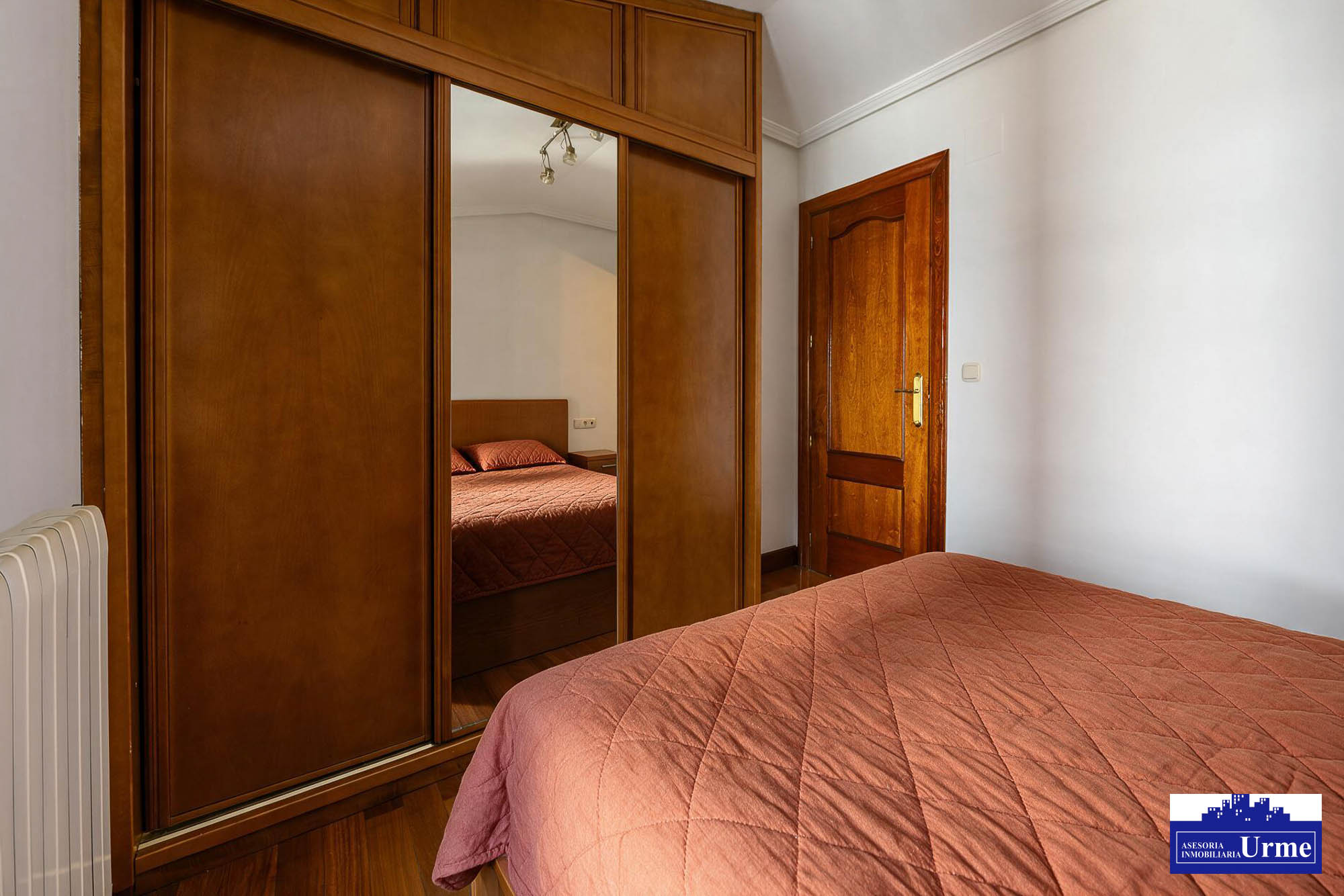 En Paseo Colon, ubicado en una 4º y ultima planta, con ascensor,75m2 utiles, cocina equipada, 2 habitaciones, dos baños, salon majo con 3 balcones. Impecable!!Para entrar a vivir!!! En Paseo Colon, ubicado en una 4º y ultima planta, con ascensor,75m2 utiles, cocina equipada, 2 habitaciones, dos baños, salon majo con 3 balcones. Impecable!!Para entrar a vivir!!!
