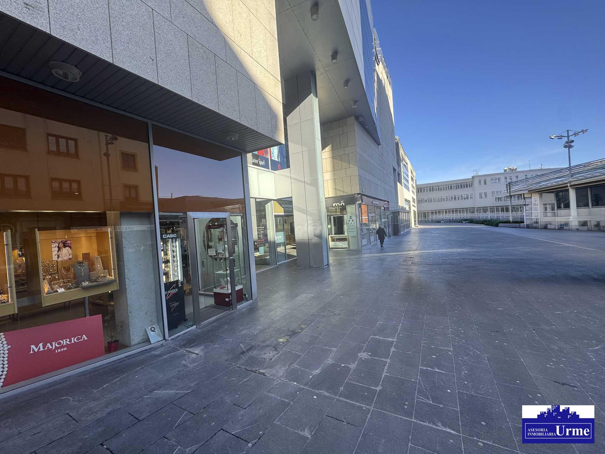 Ubicación ideal, en el centro frente al Mendibil, 2 habitaciones (posibilidad 3)gran salón, cocina a equipada y baño con ducha. A estrenar! infórmate Ubicación ideal, en el centro frente al Mendibil, 2 habitaciones (posibilidad 3)gran salón, cocina a equipada y baño con ducha. A estrenar! infórmate