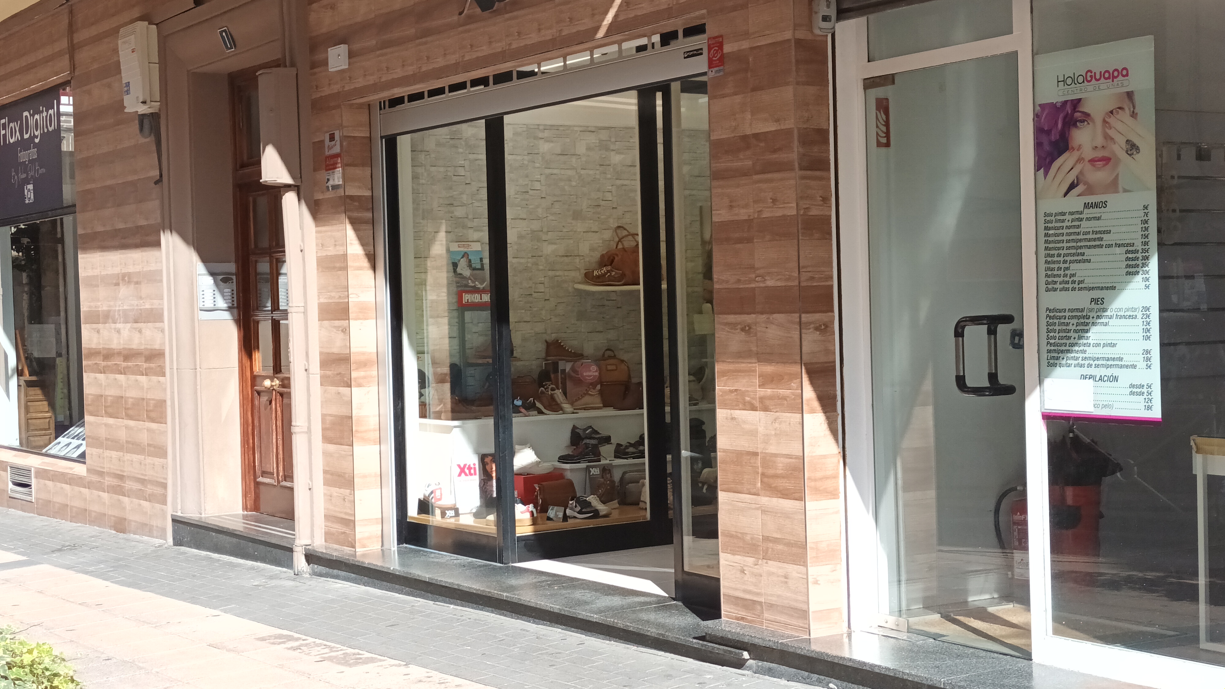 Local en Serapio Mugica junto al BM.Ideal para cualquier tipo de negocio.Ultima actividad durante 30 años zapateria!!!!Informate Local en Serapio Mugica junto al BM.Ideal para cualquier tipo de negocio.Ultima actividad durante 30 años zapateria!!!!Informate