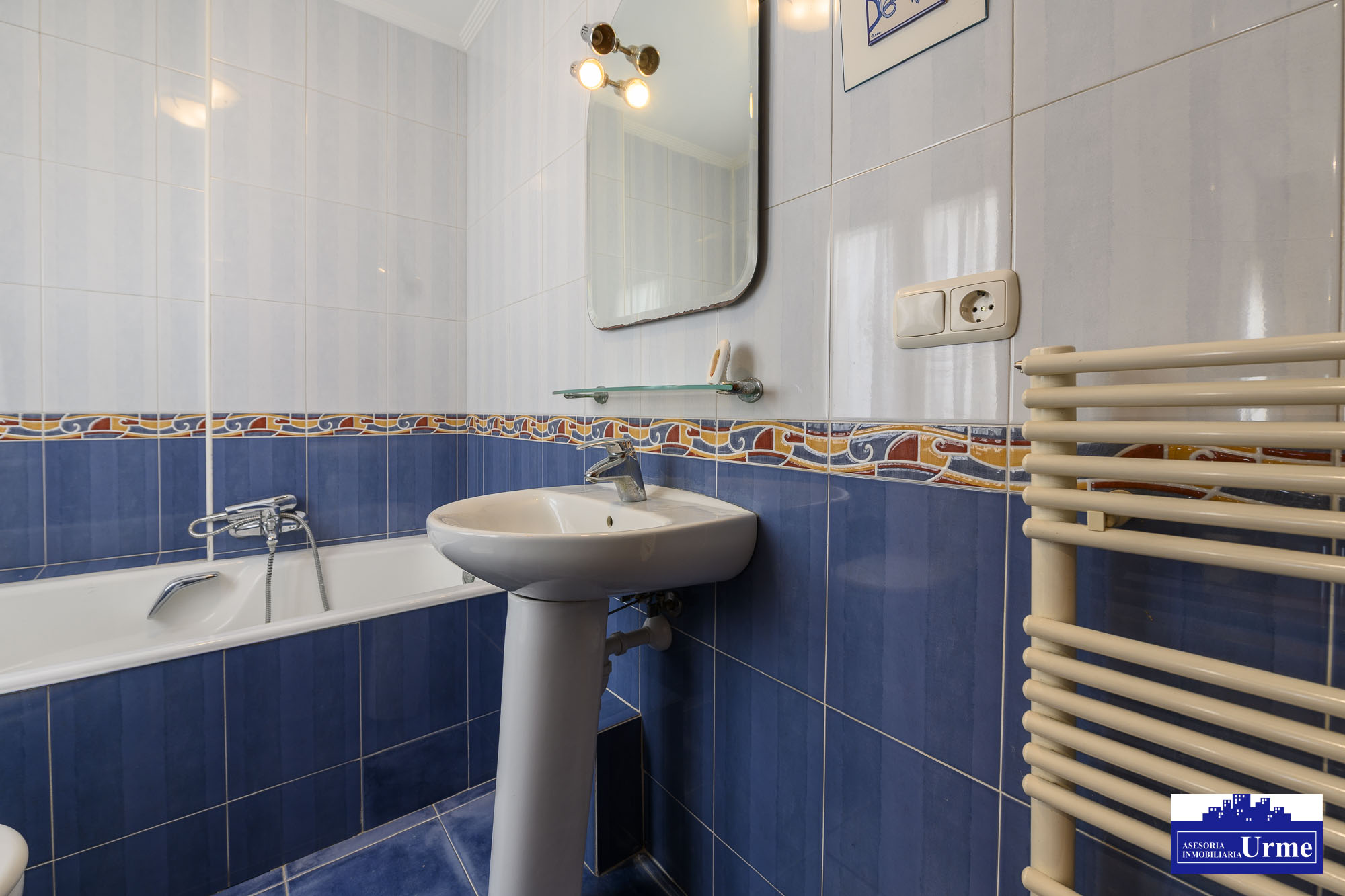 En Paseo Colon, ubicado en una 4º y ultima planta, con ascensor,75m2 utiles, cocina equipada, 2 habitaciones, dos baños, salon majo con 3 balcones. Impecable!!Para entrar a vivir!!! En Paseo Colon, ubicado en una 4º y ultima planta, con ascensor,75m2 utiles, cocina equipada, 2 habitaciones, dos baños, salon majo con 3 balcones. Impecable!!Para entrar a vivir!!!