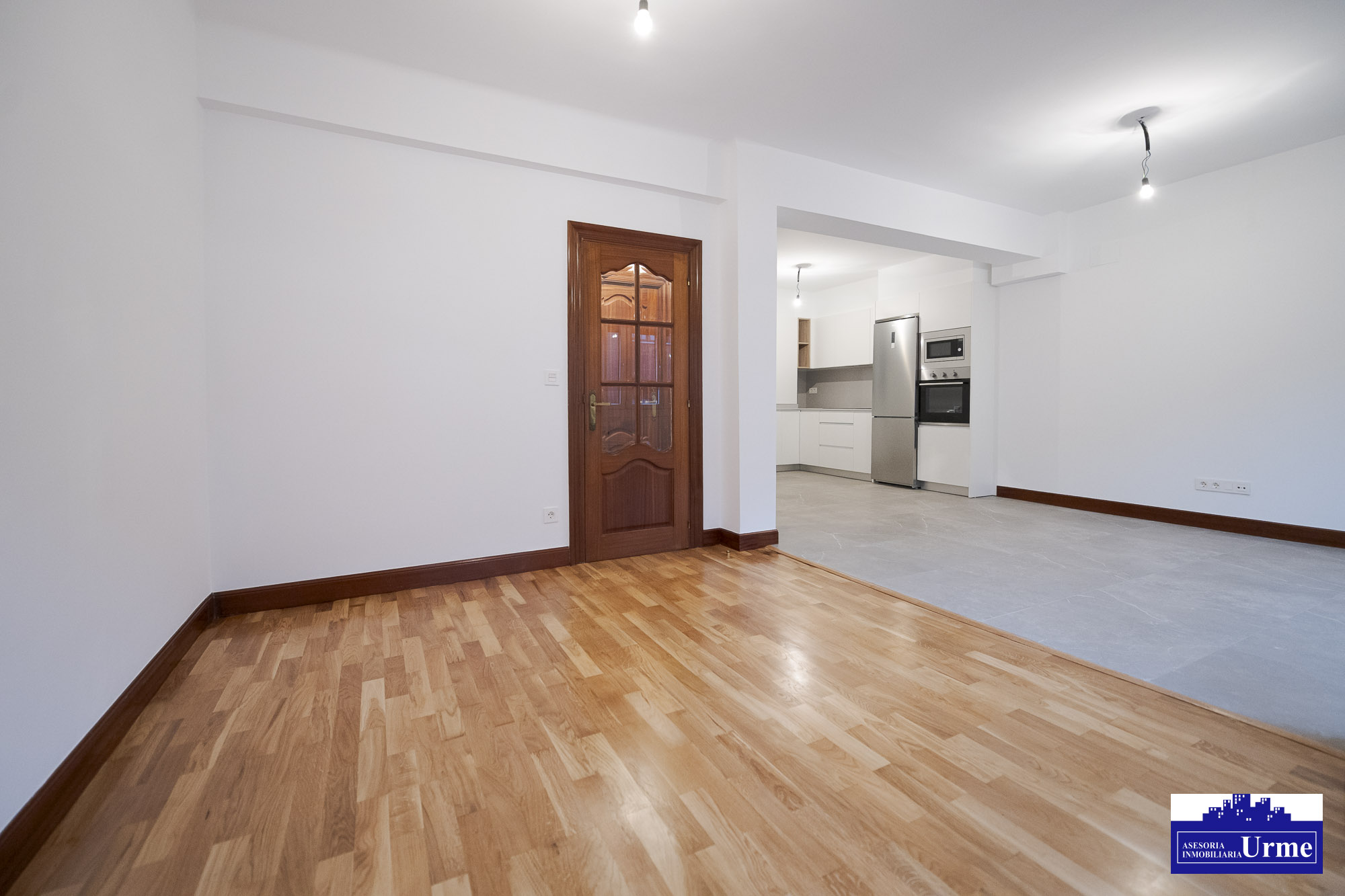 Ubicación ideal, en el centro frente al Mendibil, 2 habitaciones (posibilidad 3)gran salón, cocina a equipada y baño con ducha. A estrenar! infórmate Ubicación ideal, en el centro frente al Mendibil, 2 habitaciones (posibilidad 3)gran salón, cocina a equipada y baño con ducha. A estrenar! infórmate