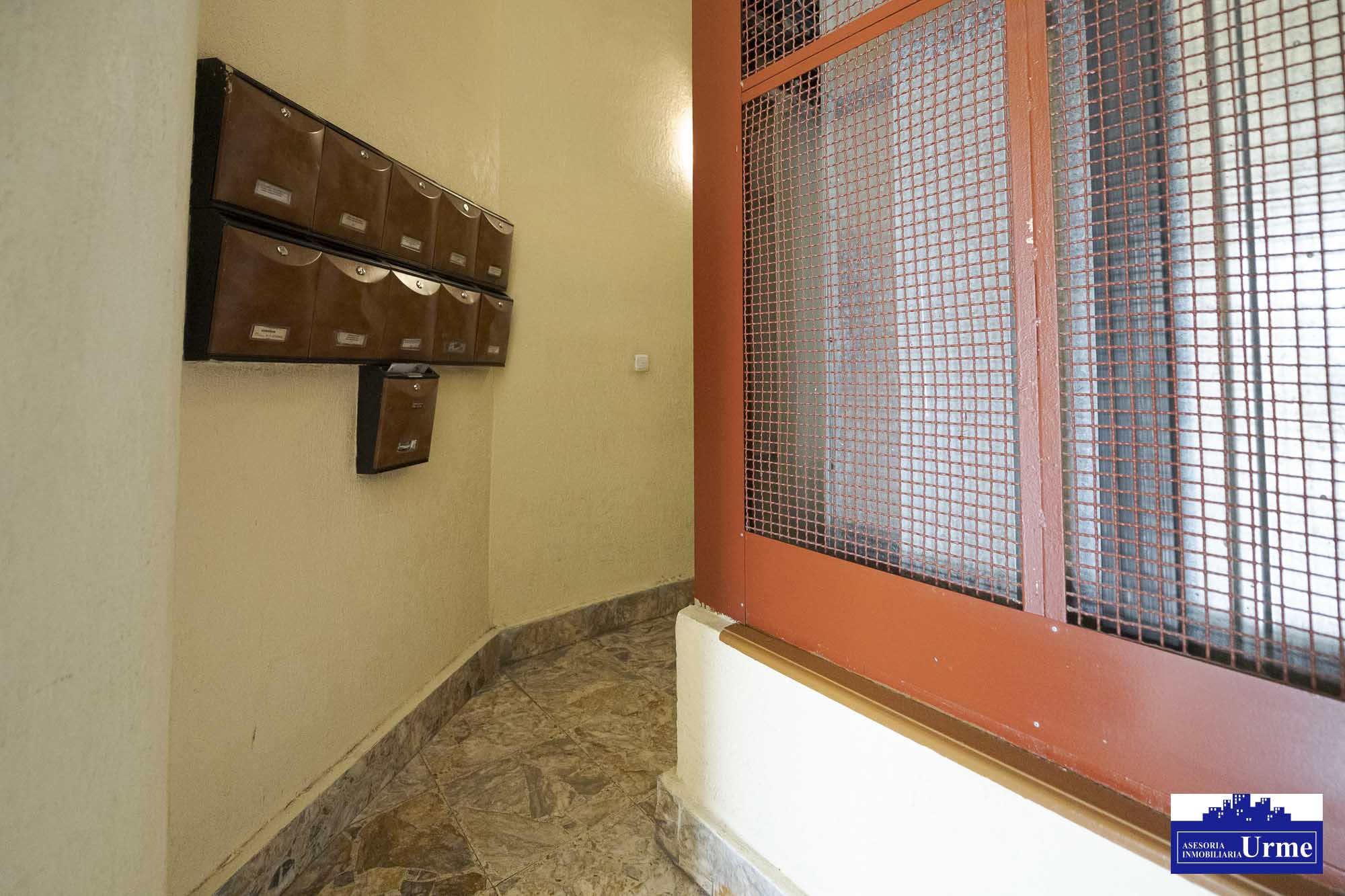 Vivienda centrica con Vistas despejadas y junto al ayuntamiento.78m2, 3 habitaciones, salon cocina, baño + aseo independiente. Informate. Vivienda centrica con Vistas despejadas y junto al ayuntamiento.78m2, 3 habitaciones, salon cocina, baño + aseo independiente. Informate.