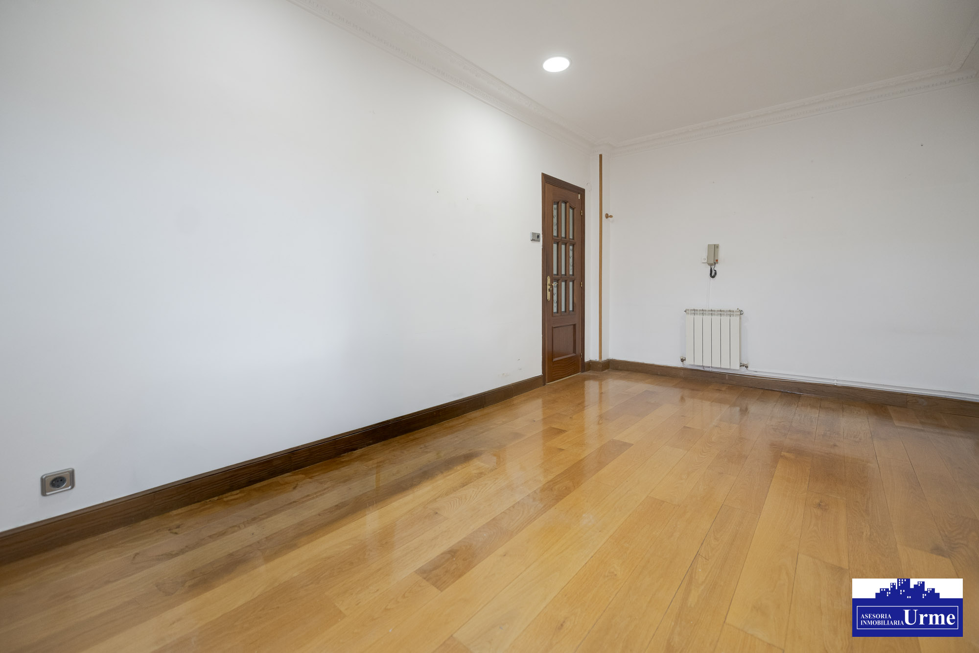Vivienda centrica con Vistas despejadas y junto al ayuntamiento.78m2, 3 habitaciones, salon cocina, baño + aseo independiente. Informate. Vivienda centrica con Vistas despejadas y junto al ayuntamiento.78m2, 3 habitaciones, salon cocina, baño + aseo independiente. Informate.