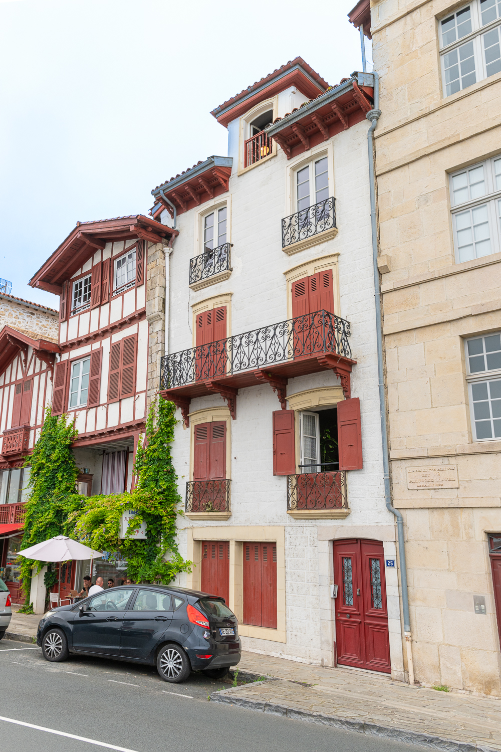 Dúplex frente al puerto de Ciboure en una de las zonas mas autenticas! 150m2 de ensueño!!Producto atípico muy especial.