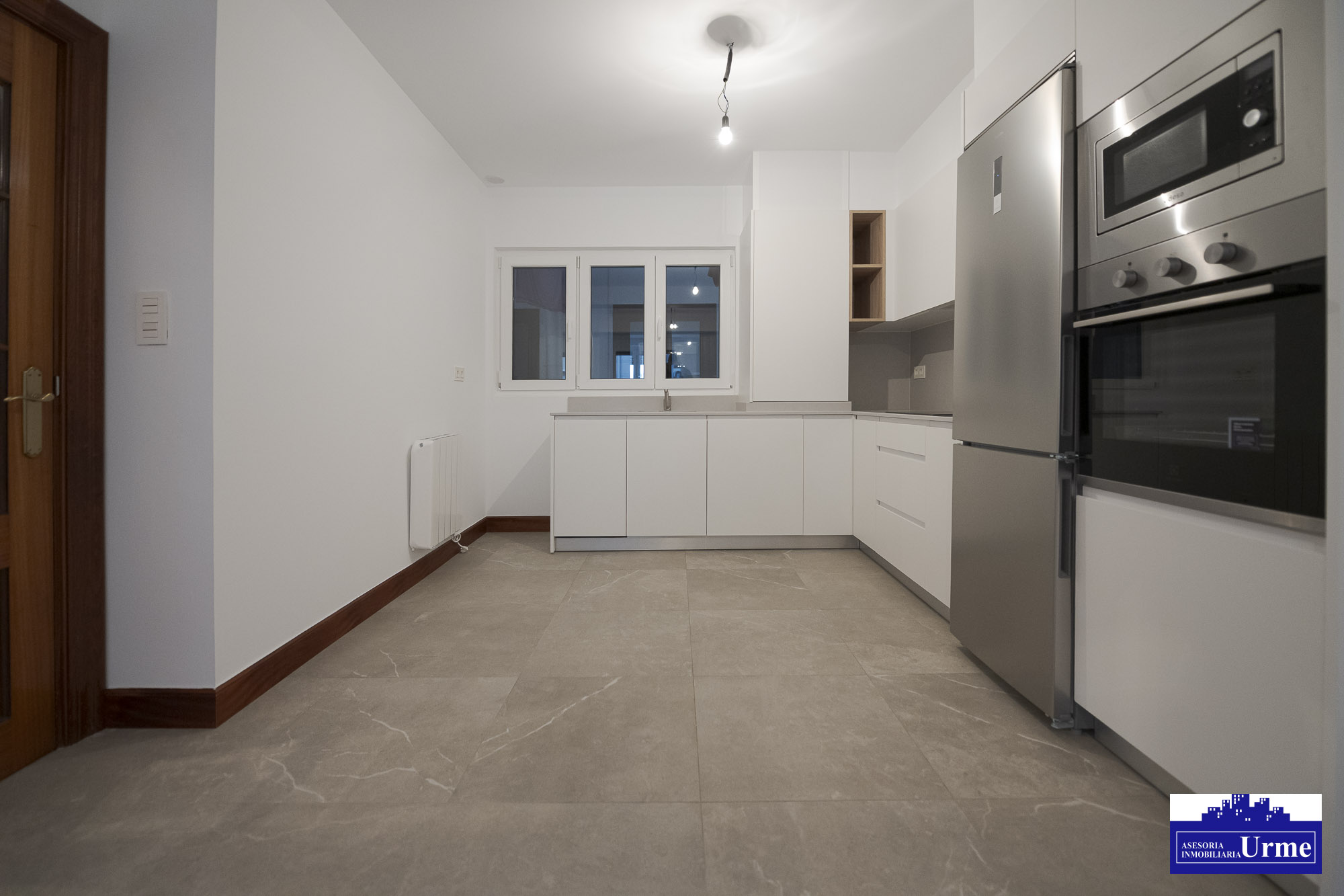 Ubicación ideal, en el centro frente al Mendibil, 2 habitaciones (posibilidad 3)gran salón, cocina a equipada y baño con ducha. A estrenar! infórmate Ubicación ideal, en el centro frente al Mendibil, 2 habitaciones (posibilidad 3)gran salón, cocina a equipada y baño con ducha. A estrenar! infórmate