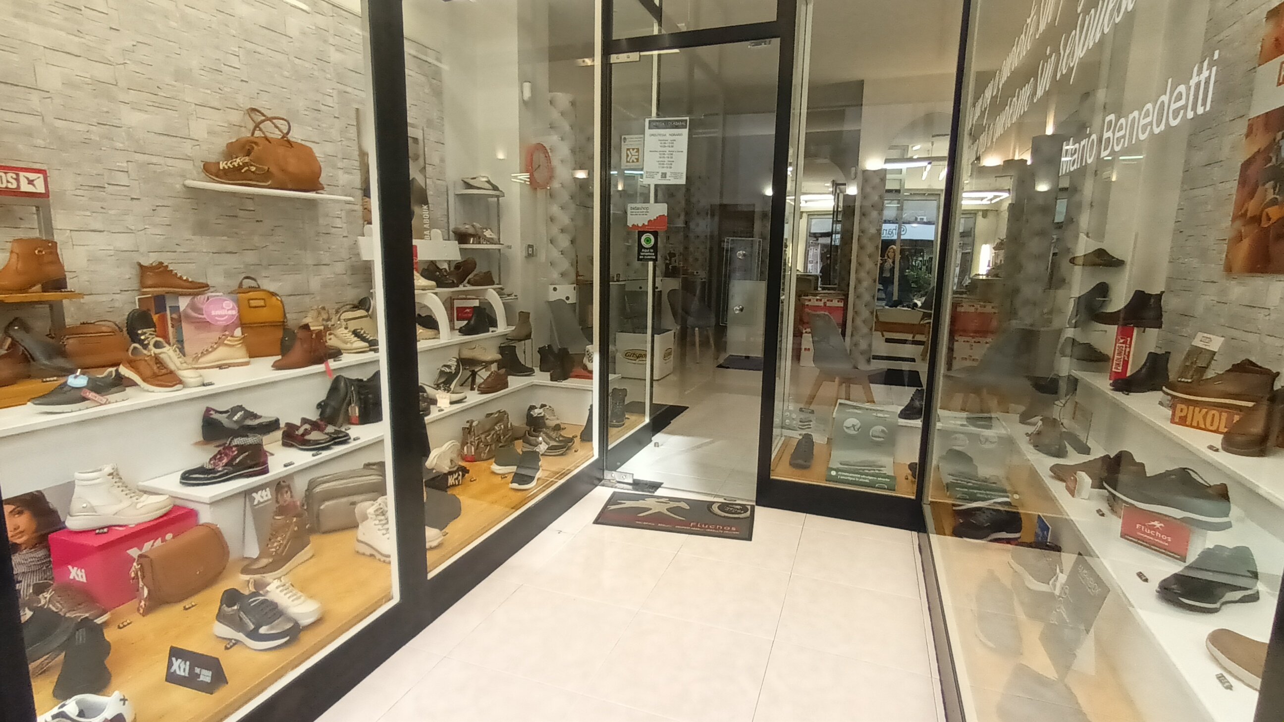 Local en Serapio Mugica junto al BM.Ideal para cualquier tipo de negocio.Ultima actividad durante 30 años zapateria!!!!Informate Local en Serapio Mugica junto al BM.Ideal para cualquier tipo de negocio.Ultima actividad durante 30 años zapateria!!!!Informate