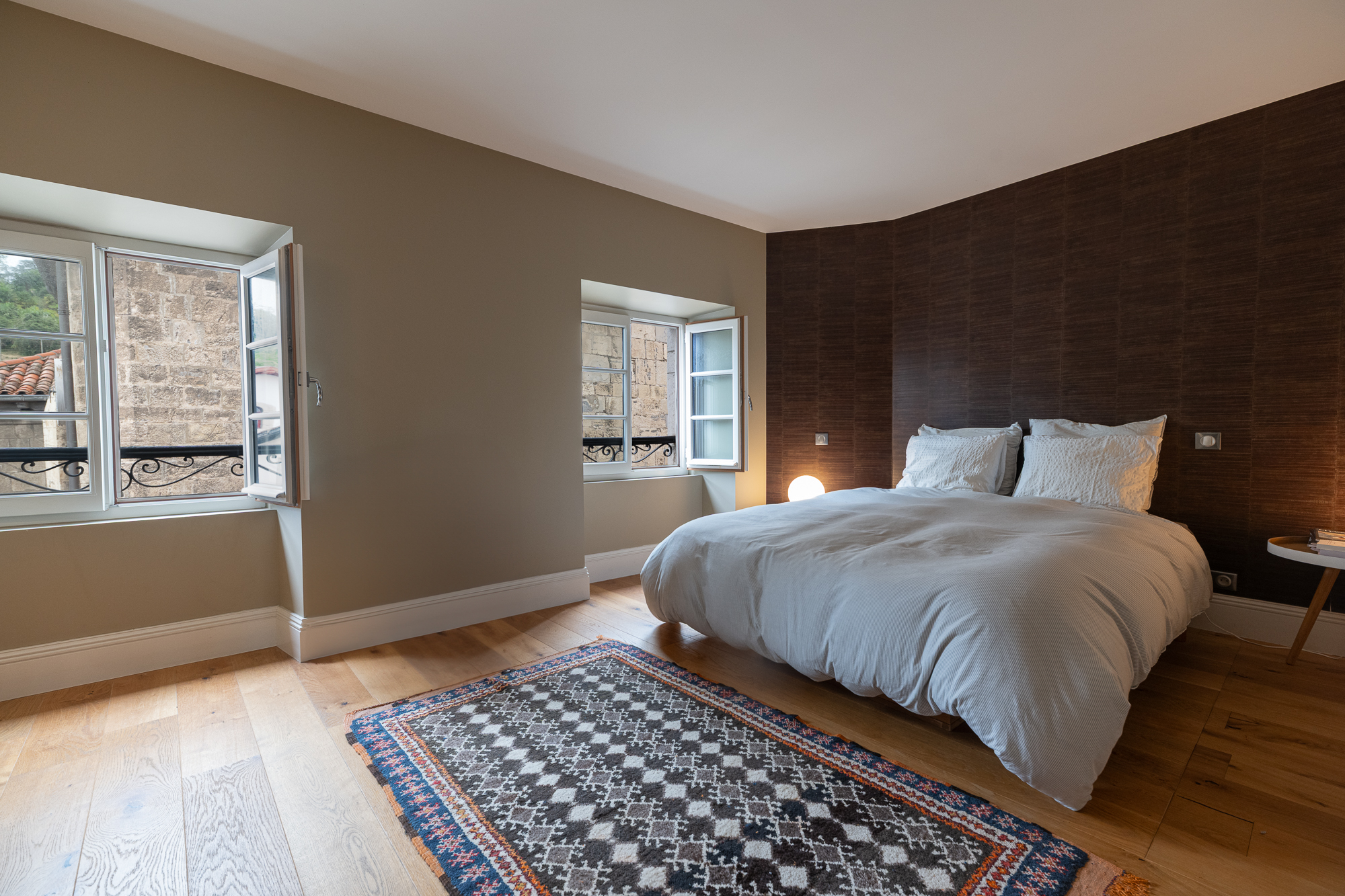 Dúplex frente al puerto de Ciboure en una de las zonas mas autenticas! 150m2 de ensueño!!Producto atípico muy especial.