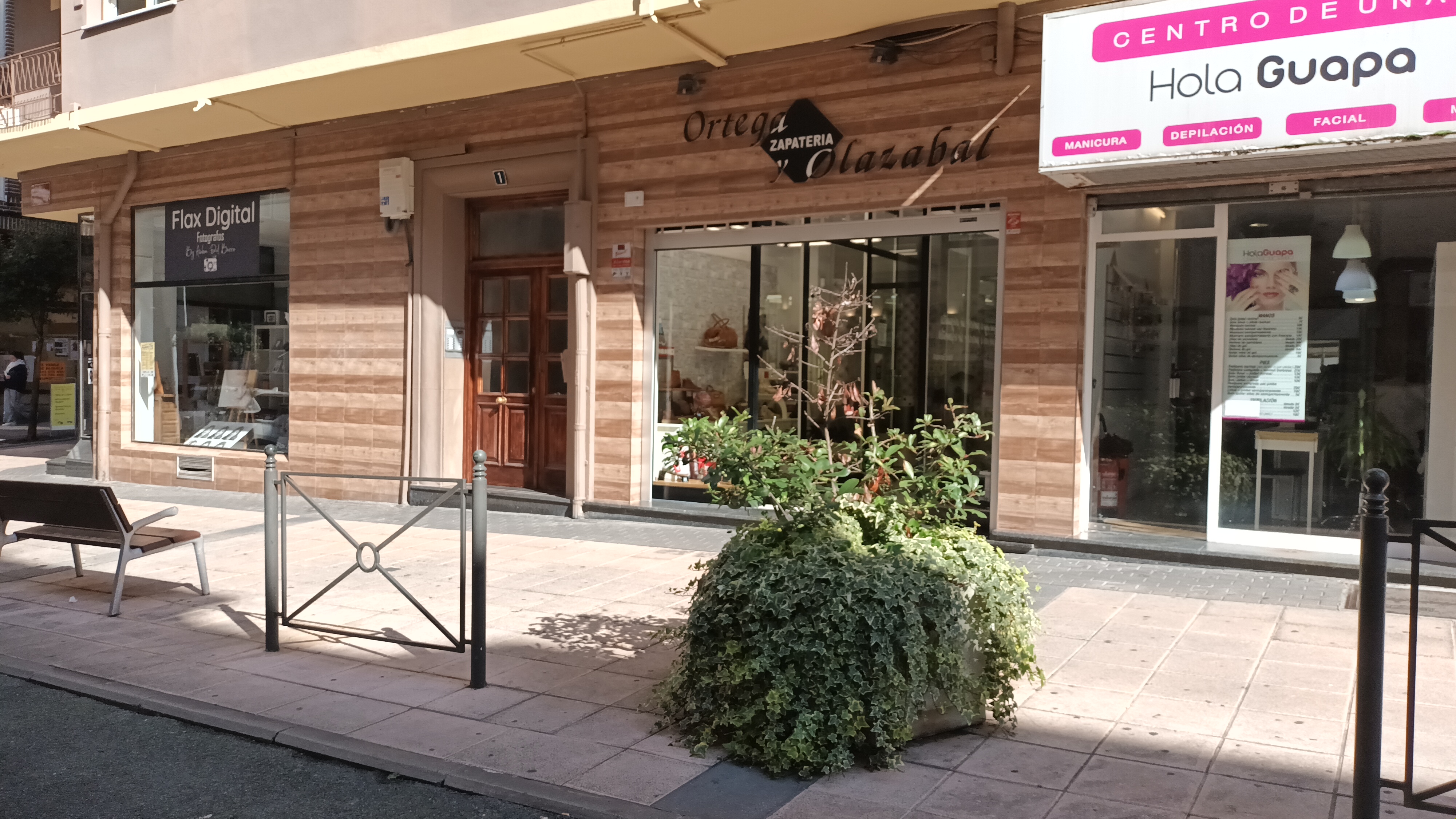 Local en Serapio Mugica junto al BM.Ideal para cualquier tipo de negocio.Ultima actividad durante 30 años zapateria!!!!Informate Local en Serapio Mugica junto al BM.Ideal para cualquier tipo de negocio.Ultima actividad durante 30 años zapateria!!!!Informate