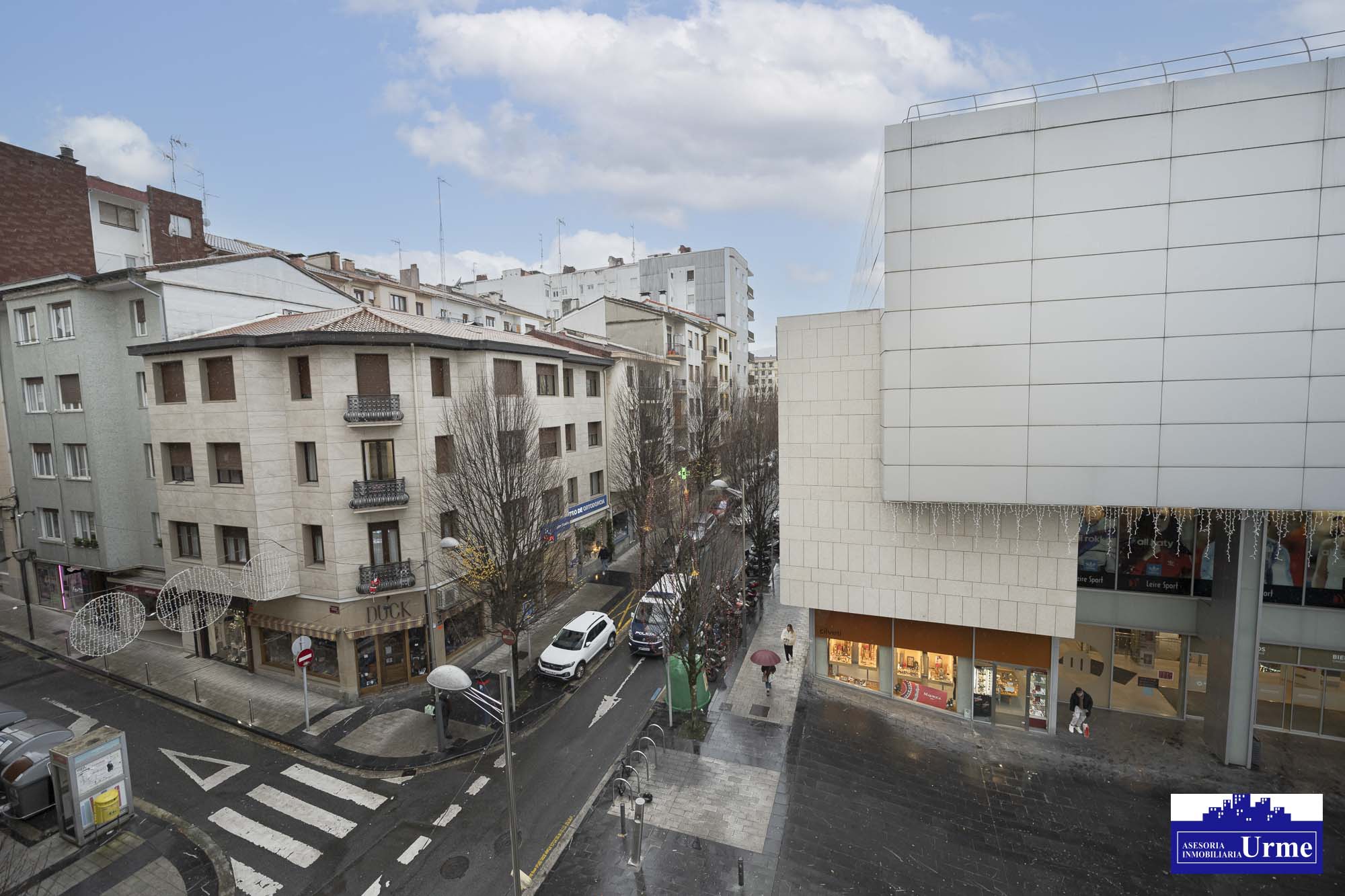 Ubicación ideal, en el centro frente al Mendibil, 2 habitaciones (posibilidad 3)gran salón, cocina a equipada y baño con ducha. A estrenar! infórmate Ubicación ideal, en el centro frente al Mendibil, 2 habitaciones (posibilidad 3)gran salón, cocina a equipada y baño con ducha. A estrenar! infórmate