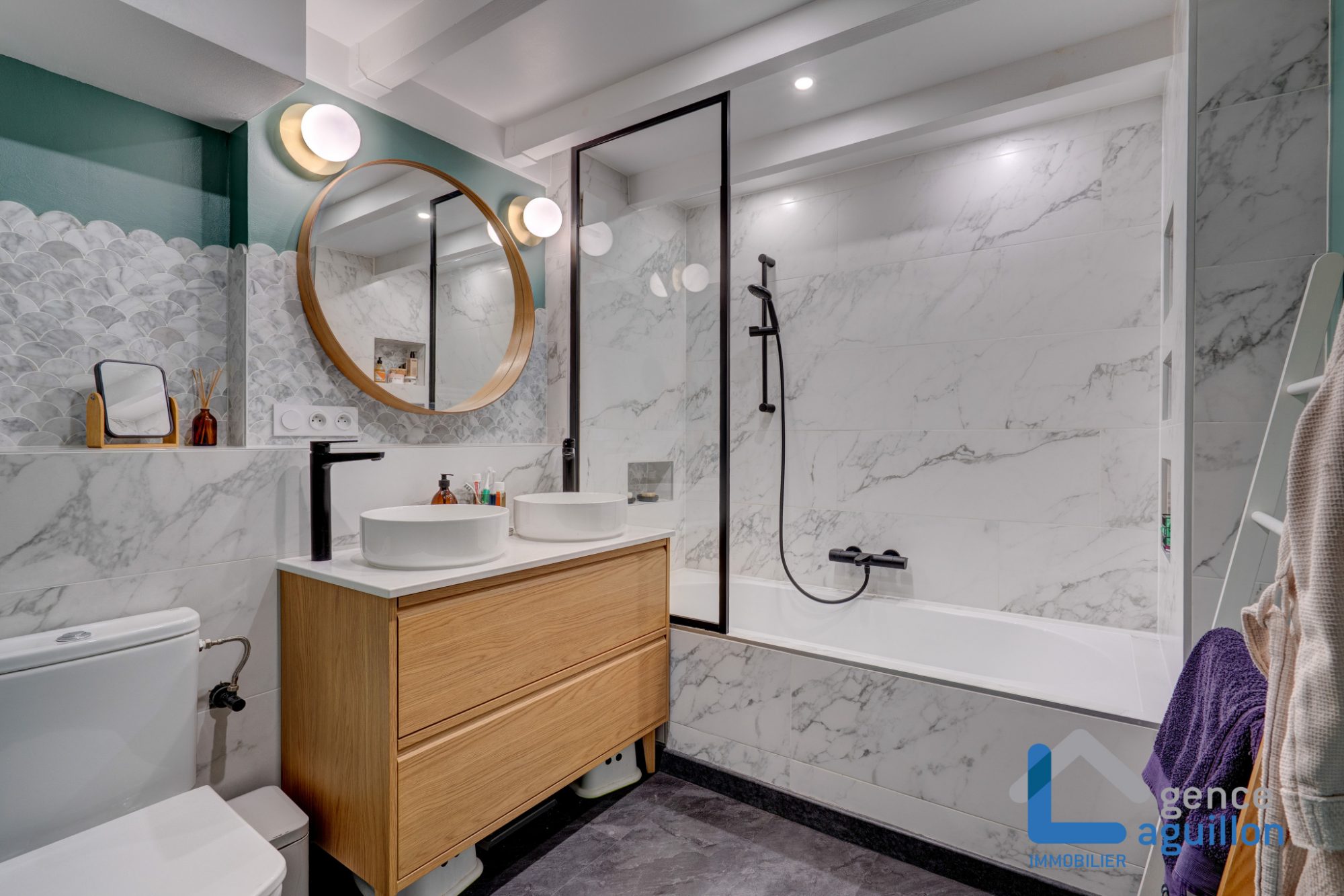 En Puerto Kaneta, a tan solo 100metros de la Bahia, duplex de 126m2, estilo moderno y rustico, vigas aparentes, piedra y mucha luz natural. Te encantara!!!! En Puerto Kaneta, a tan solo 100metros de la Bahia, duplex de 126m2, estilo moderno y rustico, vigas aparentes, piedra y mucha luz natural. Te encantara!!!!