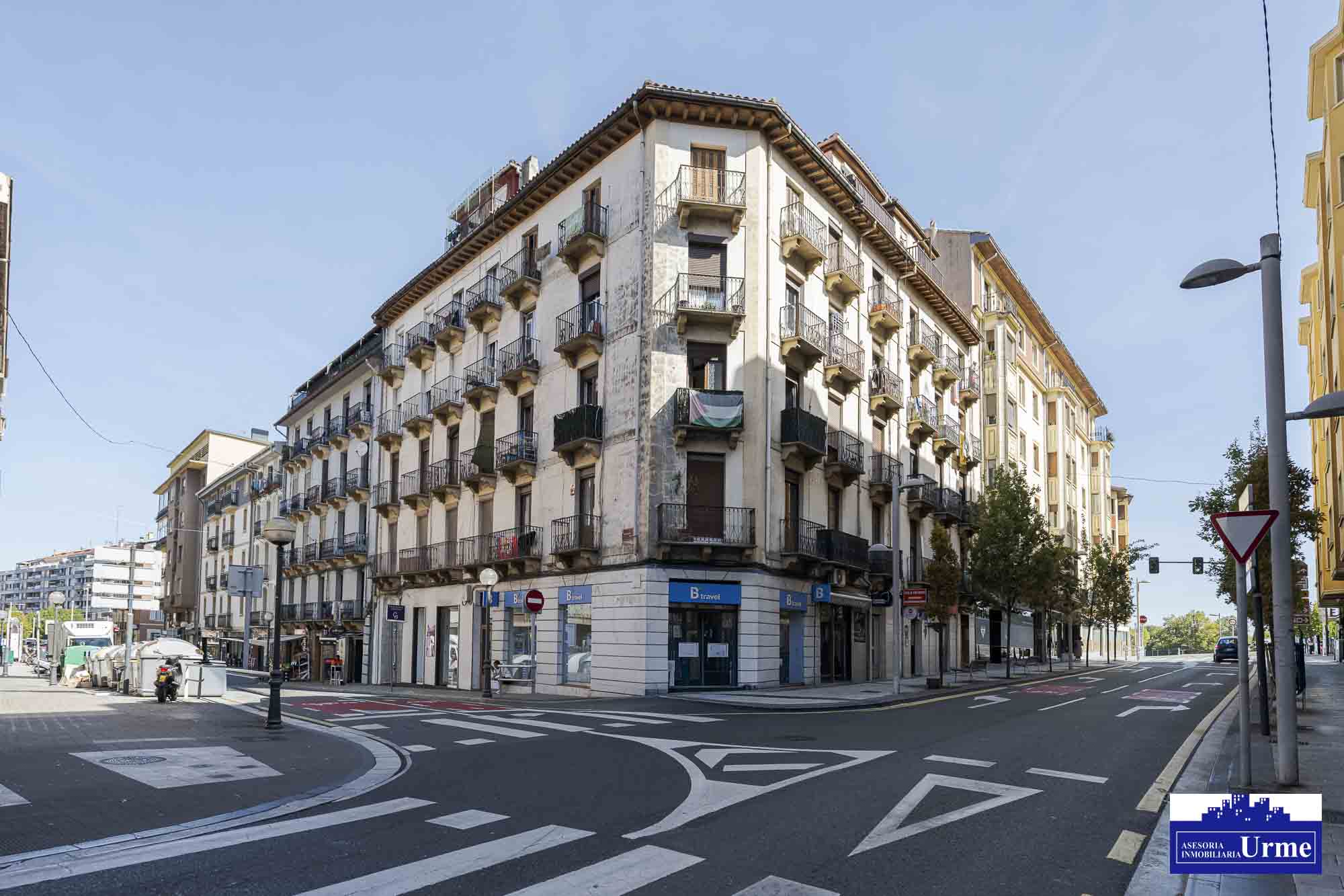 Zona estacion vivienda de 77m2 útiles.4º sin ascensor,exterior.4 Balconcitos.Informate!!