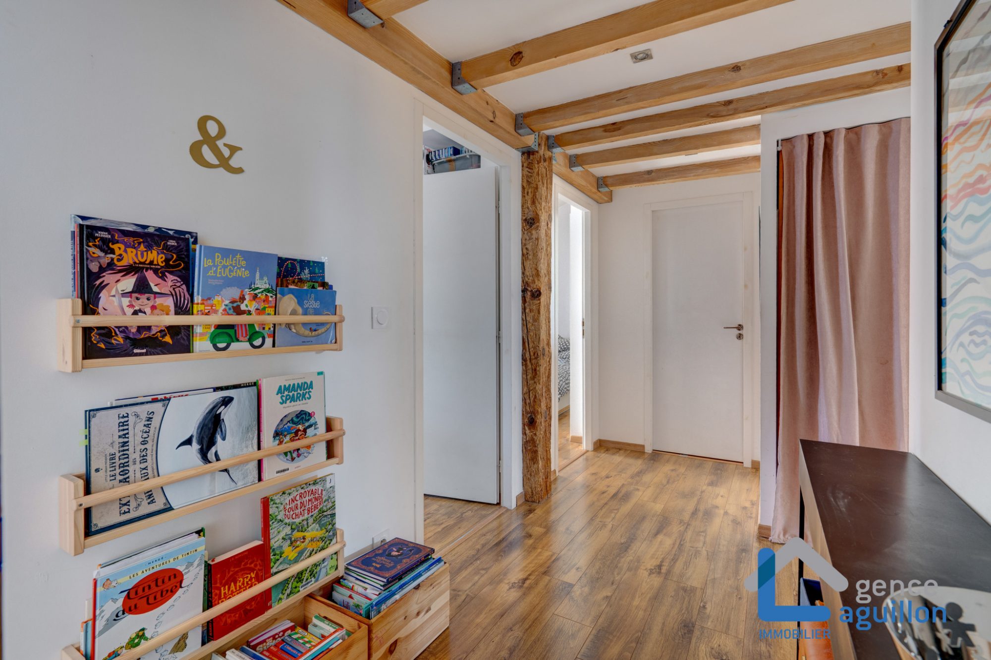En Puerto Kaneta, a tan solo 100metros de la Bahia, duplex de 126m2, estilo moderno y rustico, vigas aparentes, piedra y mucha luz natural. Te encantara!!!! En Puerto Kaneta, a tan solo 100metros de la Bahia, duplex de 126m2, estilo moderno y rustico, vigas aparentes, piedra y mucha luz natural. Te encantara!!!!