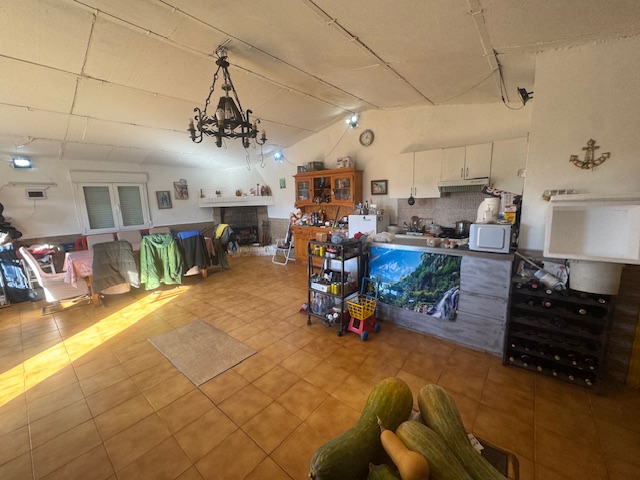 Borda con terreno de 9800m2 en Oyarzun!! vistas maravillosas!!Dispone de un pozo y placas solares.