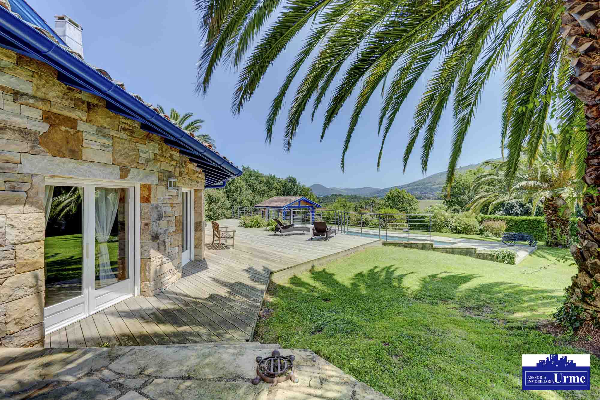 En Urrugne Espectacular villa individual con piscina climatizada y vistas panorámicas a las montañas. A pocos minutos de la frontera.Un sueño hecho realidad! En Urrugne Espectacular villa individual con piscina climatizada y vistas panorámicas a las montañas. A pocos minutos de la frontera.Un sueño hecho realidad!