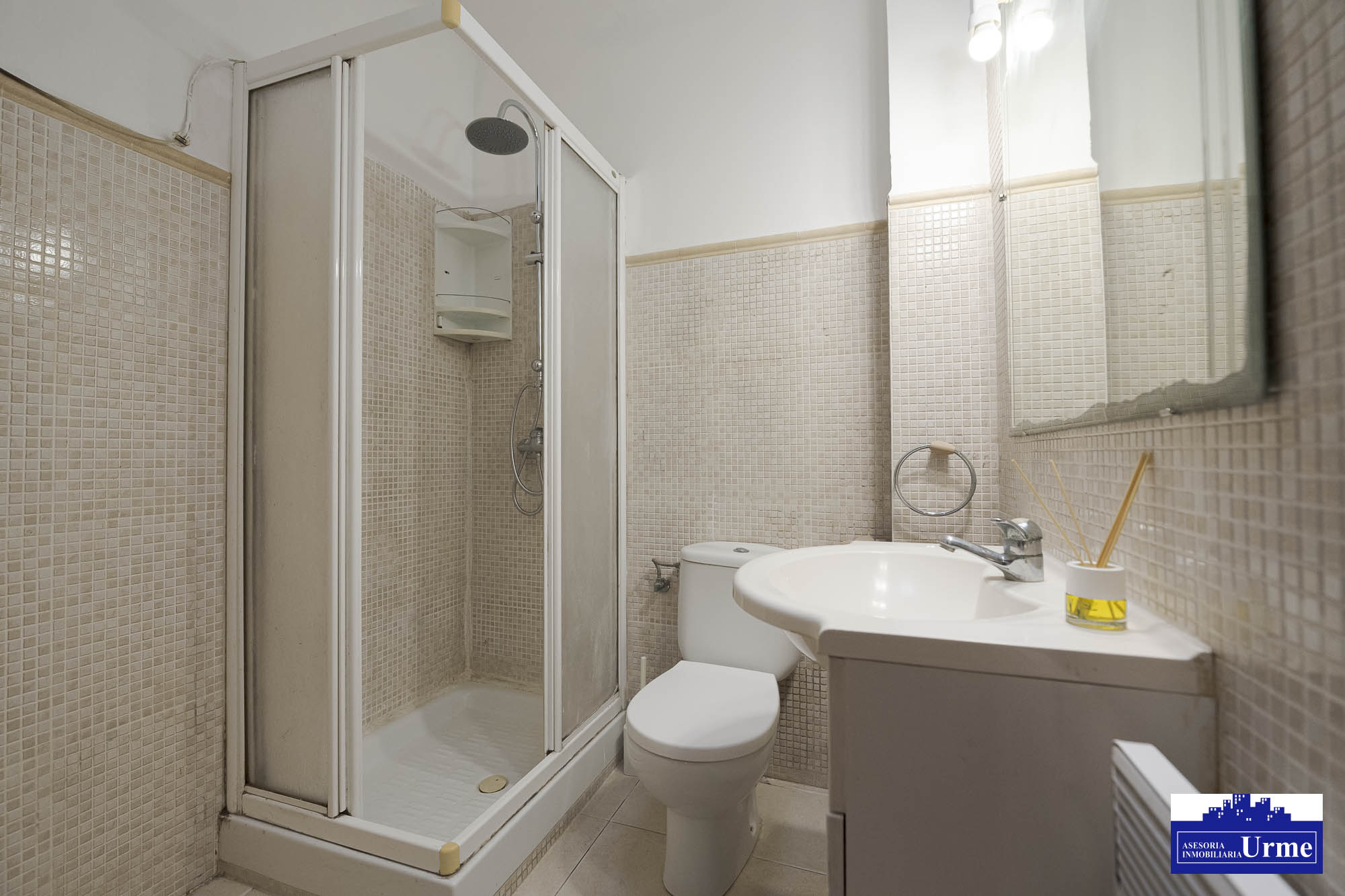 En Biriatou a posos pasos de la frontera de Behobia, vivienda en una 2º y ultima planta, con encanto y a un precio correcto!!