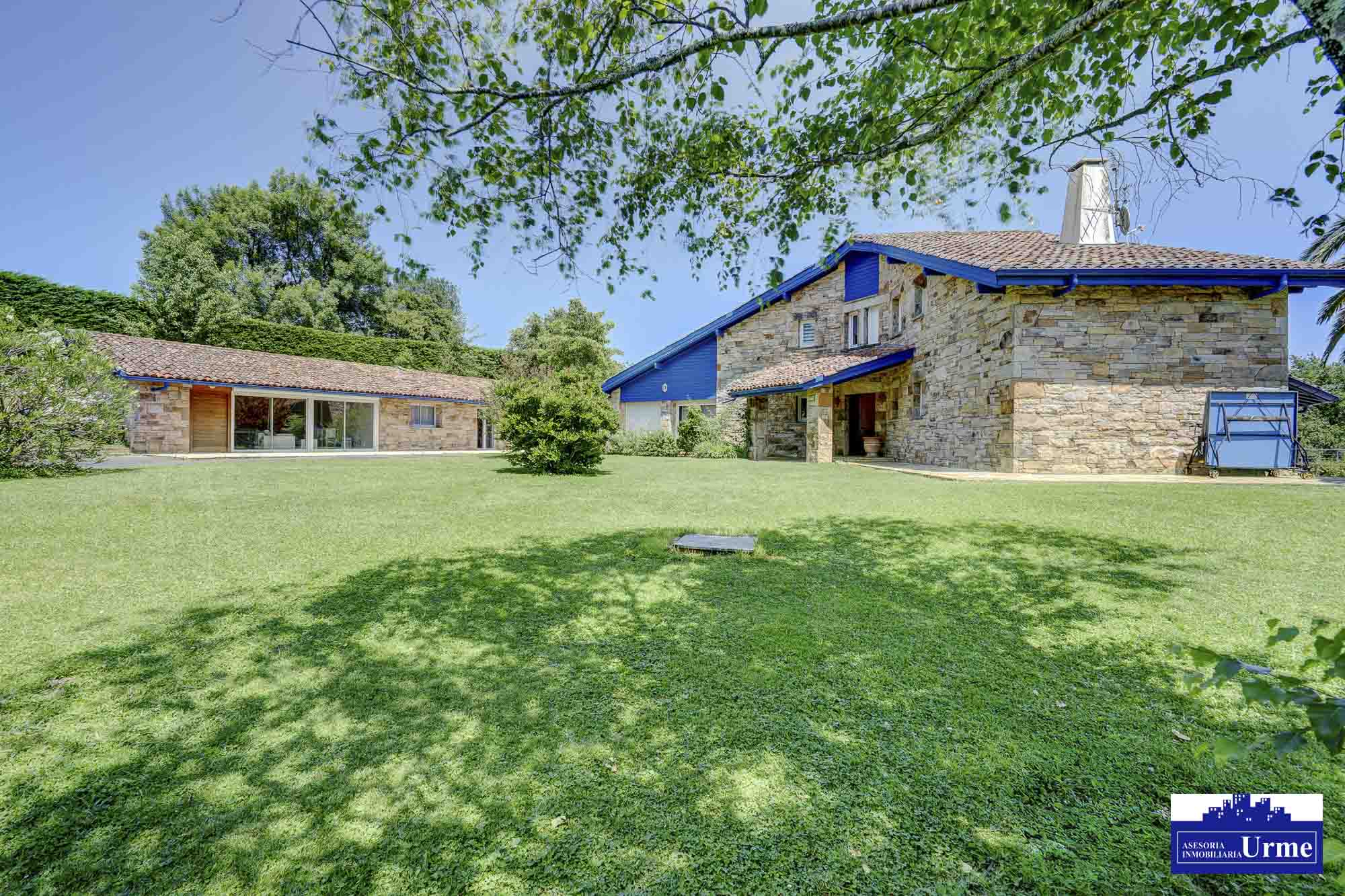 En Urrugne Espectacular villa individual con piscina climatizada y vistas panorámicas a las montañas. A pocos minutos de la frontera.Un sueño hecho realidad! En Urrugne Espectacular villa individual con piscina climatizada y vistas panorámicas a las montañas. A pocos minutos de la frontera.Un sueño hecho realidad!