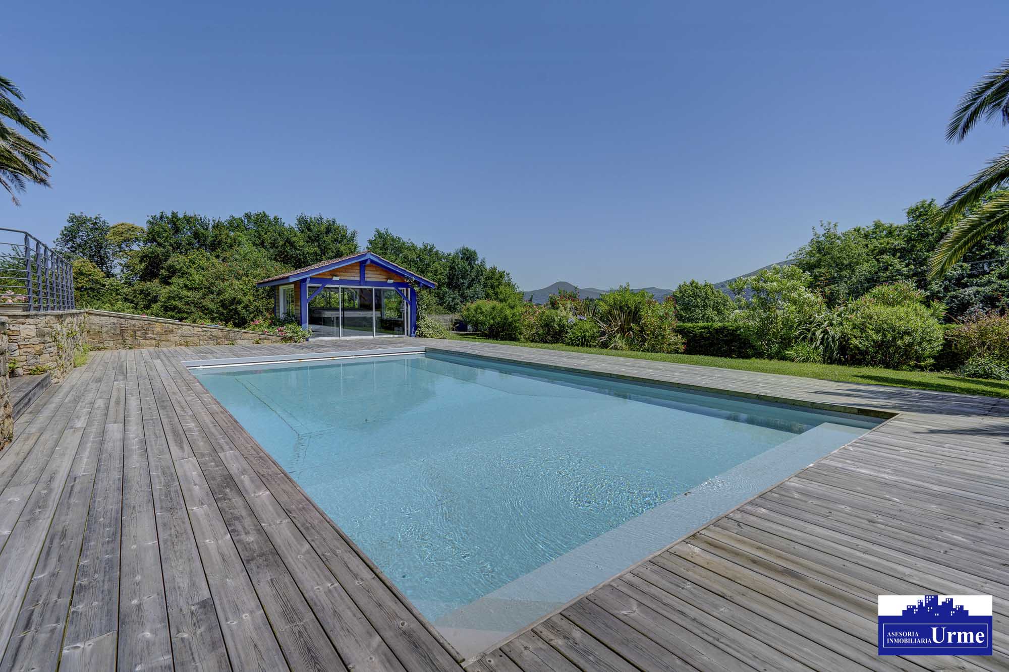 En Urrugne Espectacular villa individual con piscina climatizada y vistas panorámicas a las montañas. A pocos minutos de la frontera.Un sueño hecho realidad! En Urrugne Espectacular villa individual con piscina climatizada y vistas panorámicas a las montañas. A pocos minutos de la frontera.Un sueño hecho realidad!