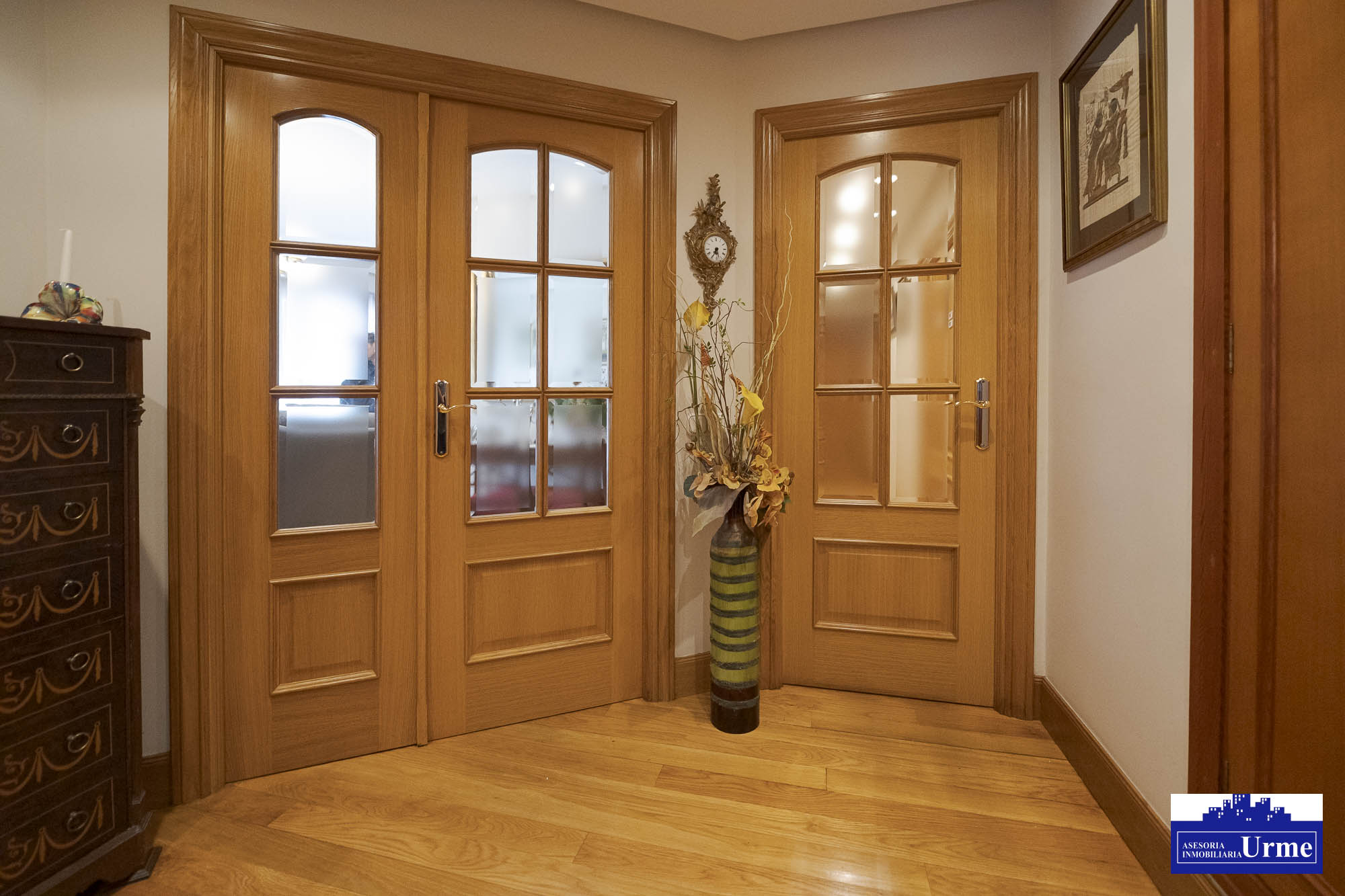 Magnifica vivienda en comunidad de 3 vecinos.110m2, 4 habitaciones, salon,cocina,2 baños,balcon.Garaje doble. Jardin comunitario.Ubicacion excepcional! Magnifica vivienda en comunidad de 3 vecinos.110m2, 4 habitaciones, salon,cocina,2 baños,balcon.Garaje doble. Jardin comunitario.Ubicacion excepcional!