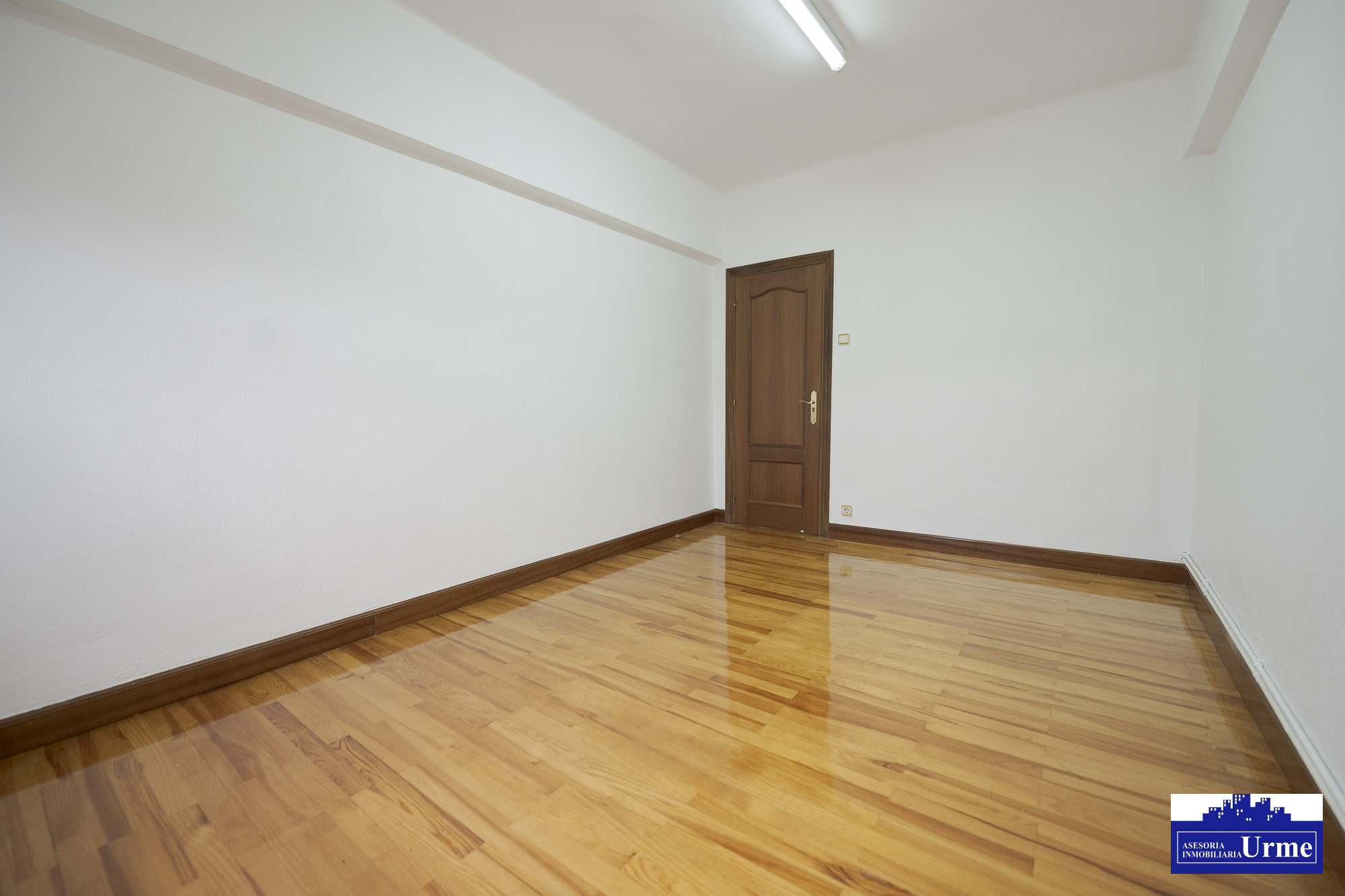 Vivienda centrica con Vistas despejadas y junto al ayuntamiento.78m2, 3 habitaciones, salon cocina, baño + aseo independiente. Informate. Vivienda centrica con Vistas despejadas y junto al ayuntamiento.78m2, 3 habitaciones, salon cocina, baño + aseo independiente. Informate.