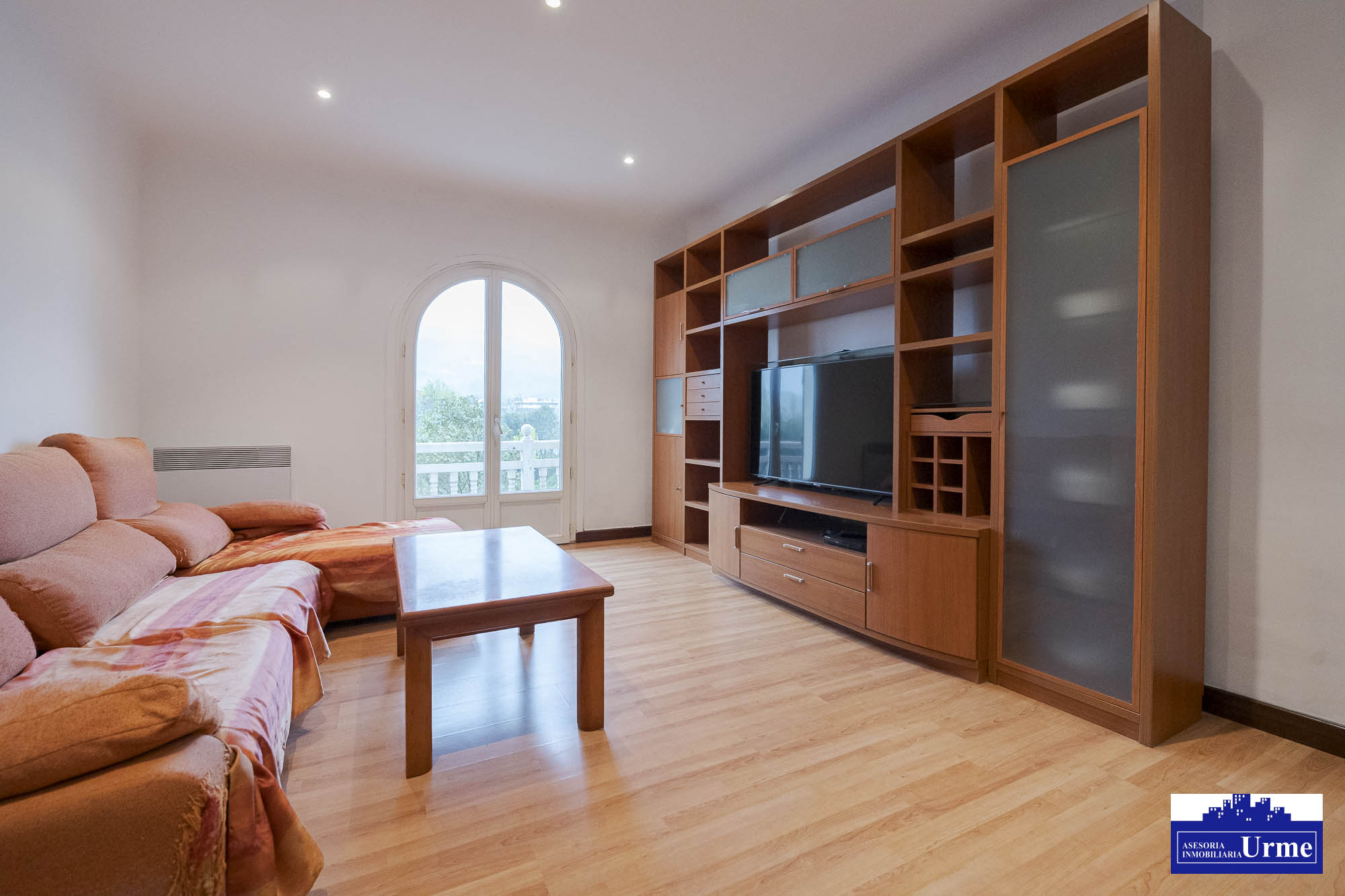 En Biriatou a posos pasos de la frontera de Behobia, vivienda en una 2º y ultima planta, con encanto y a un precio correcto!!