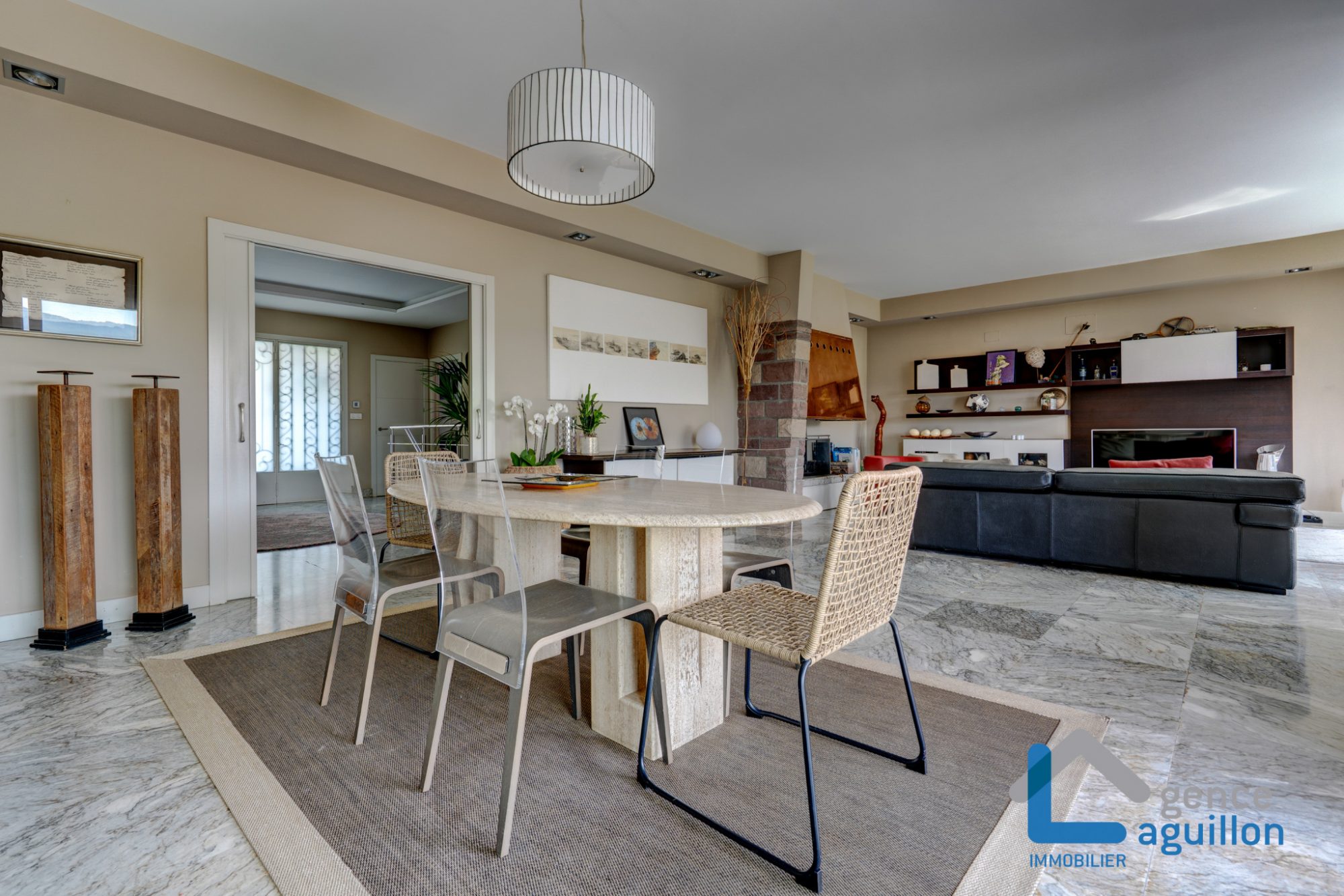 IMPRESIONANTES vistas a Fuenterrabia y bahia de Txingudy!Villa individual con piscina climatizada en parcela de 1810m2.Tes sorprendera!!! 