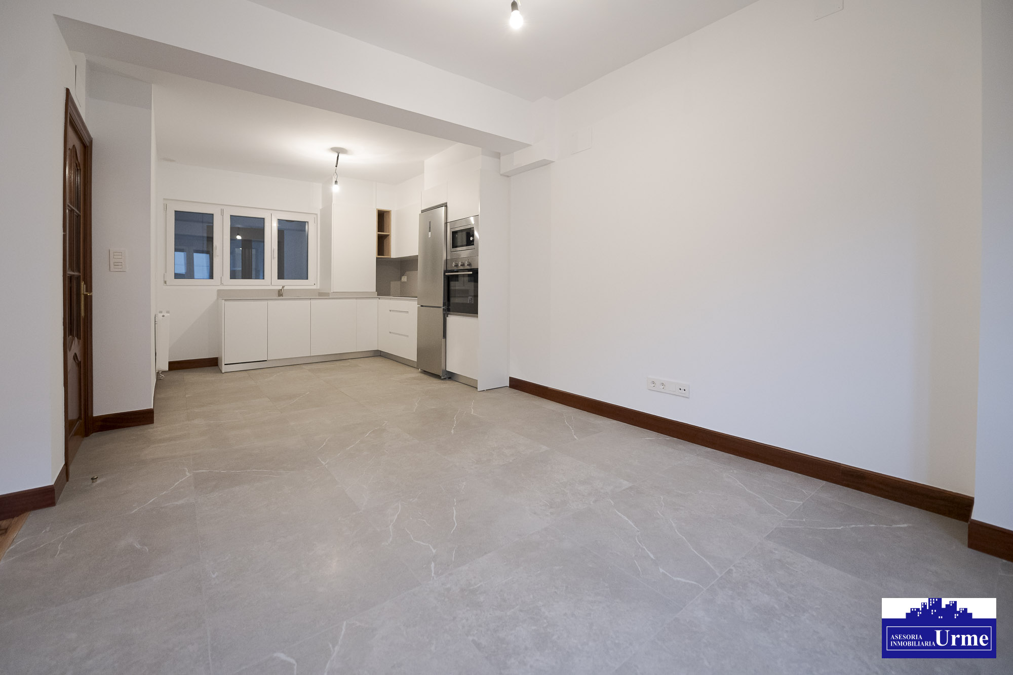 Ubicación ideal, en el centro frente al Mendibil, 2 habitaciones (posibilidad 3)gran salón, cocina a equipada y baño con ducha. A estrenar! infórmate Ubicación ideal, en el centro frente al Mendibil, 2 habitaciones (posibilidad 3)gran salón, cocina a equipada y baño con ducha. A estrenar! infórmate