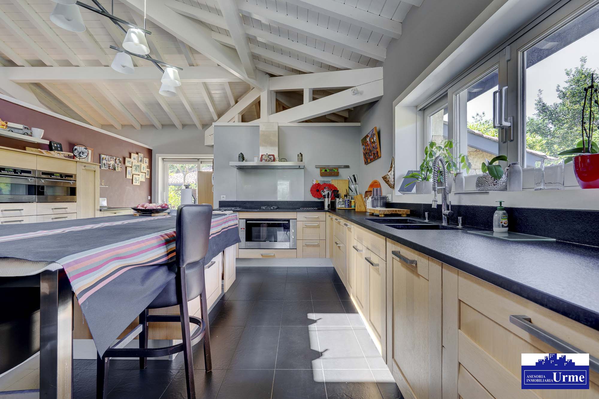 En Urrugne Espectacular villa individual con piscina climatizada y vistas panorámicas a las montañas. A pocos minutos de la frontera.Un sueño hecho realidad! En Urrugne Espectacular villa individual con piscina climatizada y vistas panorámicas a las montañas. A pocos minutos de la frontera.Un sueño hecho realidad!