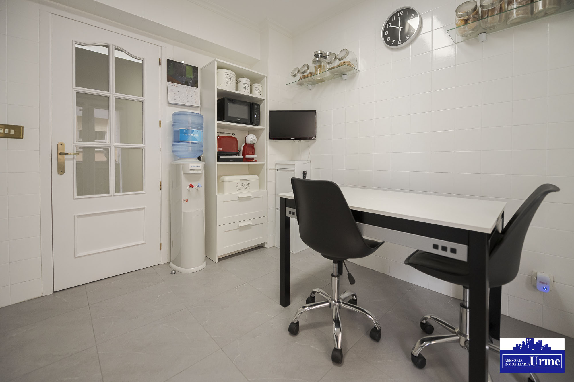 Vivienda amueblada, comoda y funcional, en zona tranquila, proximidad bus, polideportivo, comercio. 76m2+balcon, para entrar a vivir!!!