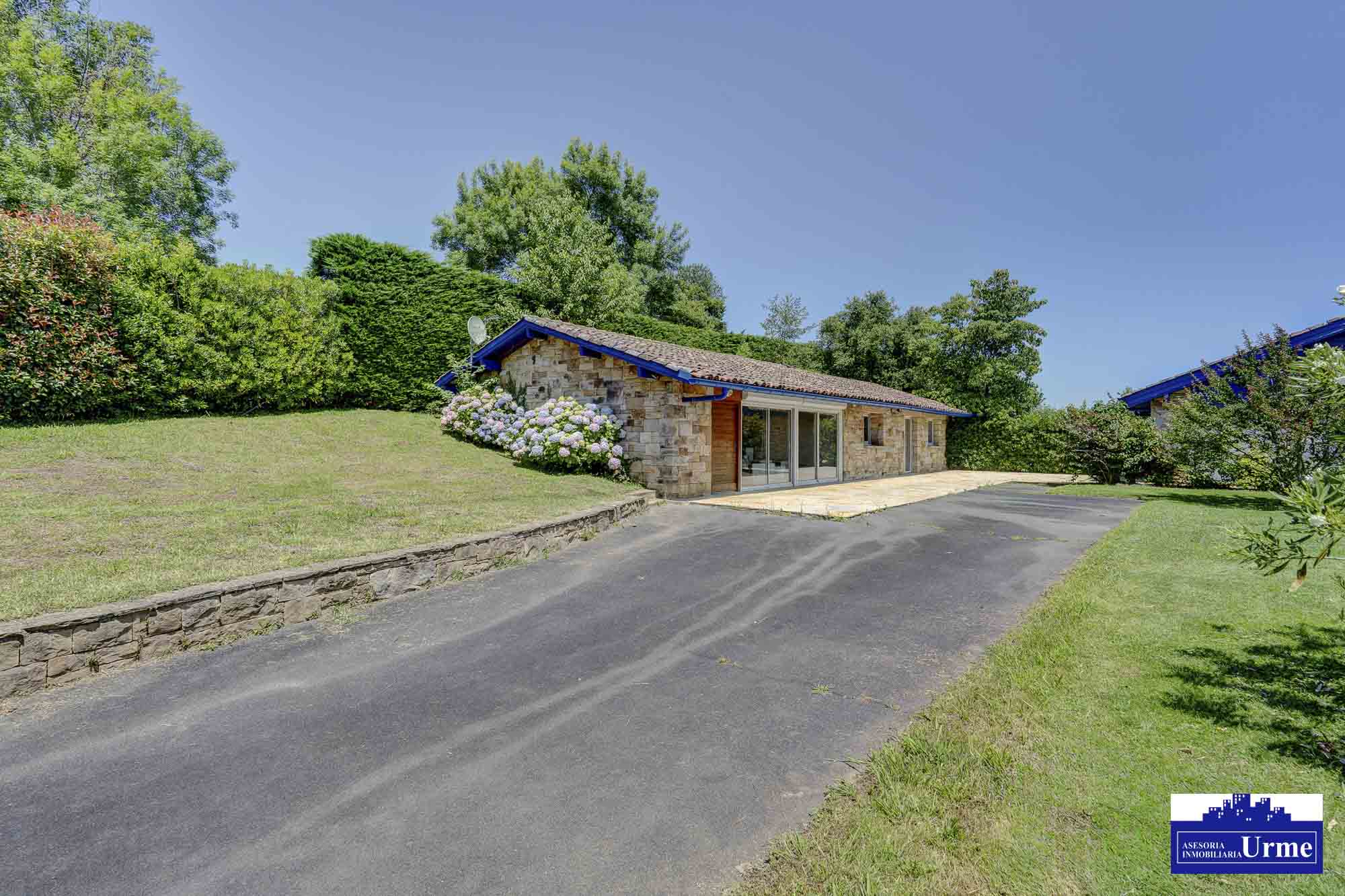 En Urrugne Espectacular villa individual con piscina climatizada y vistas panorámicas a las montañas. A pocos minutos de la frontera.Un sueño hecho realidad! En Urrugne Espectacular villa individual con piscina climatizada y vistas panorámicas a las montañas. A pocos minutos de la frontera.Un sueño hecho realidad!