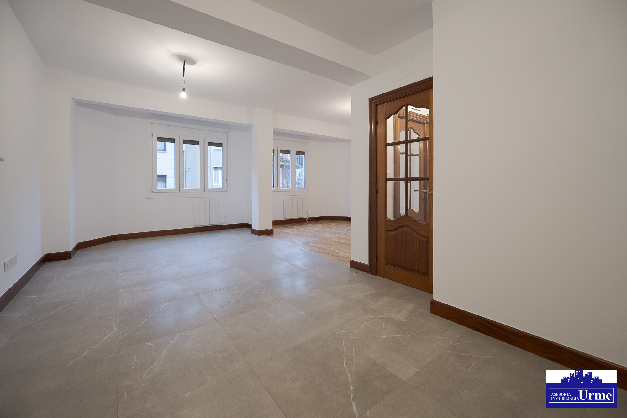 Ubicación ideal, en el centro frente al Mendibil, 2 habitaciones (posibilidad 3)gran salón, cocina a equipada y baño con ducha. A estrenar! infórmate Ubicación ideal, en el centro frente al Mendibil, 2 habitaciones (posibilidad 3)gran salón, cocina a equipada y baño con ducha. A estrenar! infórmate