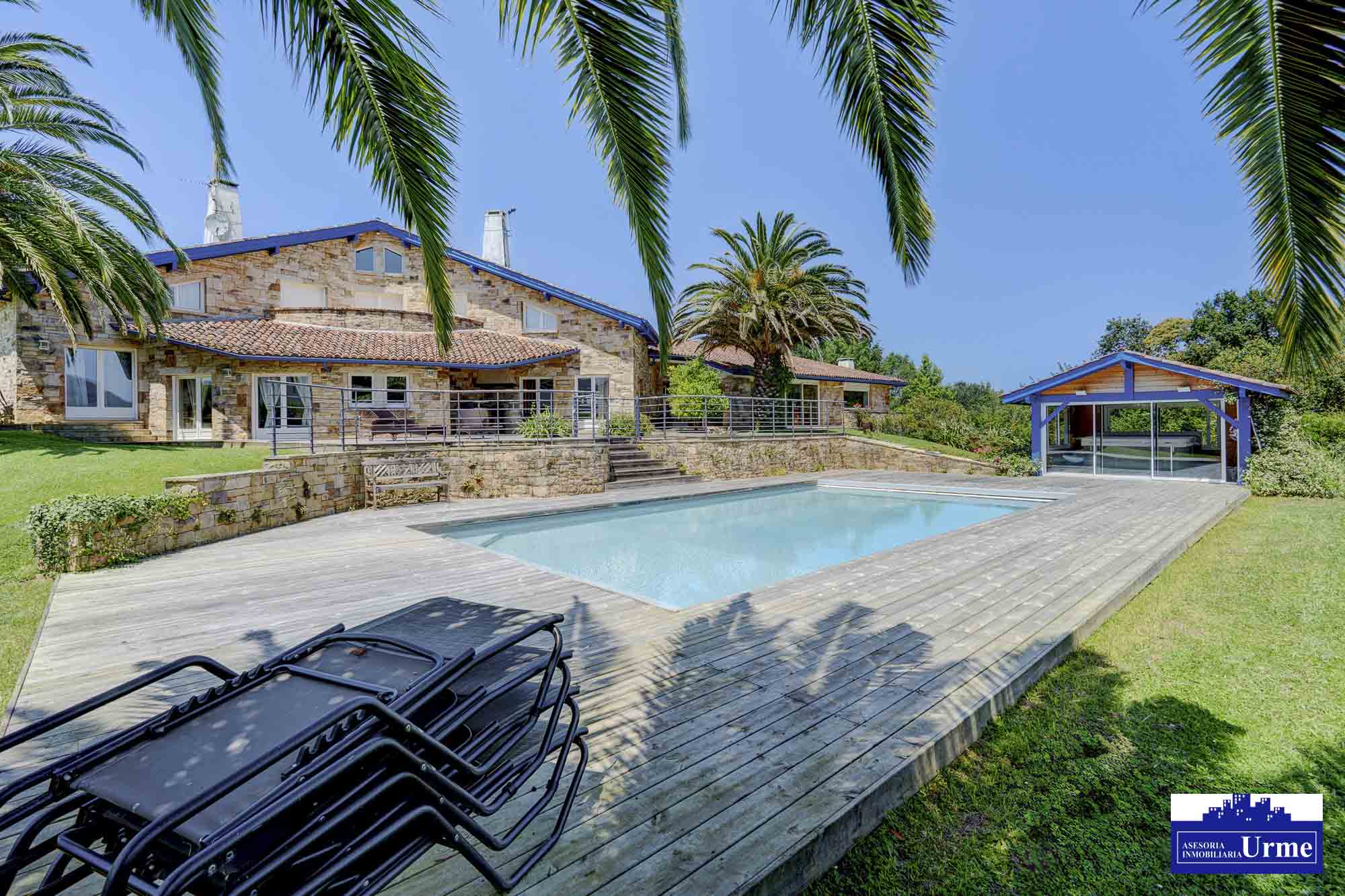 En Urrugne Espectacular villa individual con piscina climatizada y vistas panorámicas a las montañas. A pocos minutos de la frontera.Un sueño hecho realidad! En Urrugne Espectacular villa individual con piscina climatizada y vistas panorámicas a las montañas. A pocos minutos de la frontera.Un sueño hecho realidad!