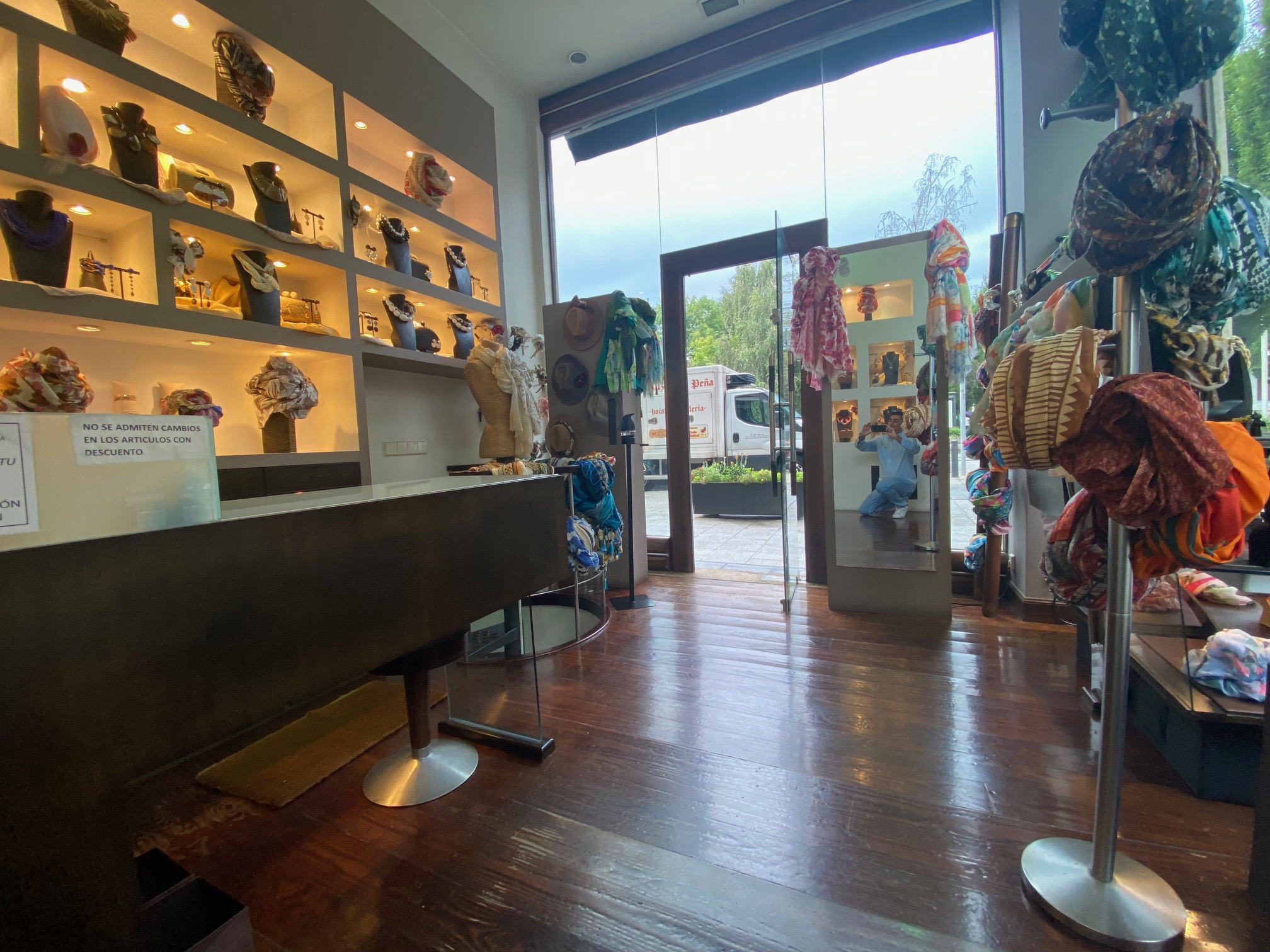 En Luis Mariano se vende local en esquina, elegante y en perfecto estado! infórmate en nuestras oficinas!