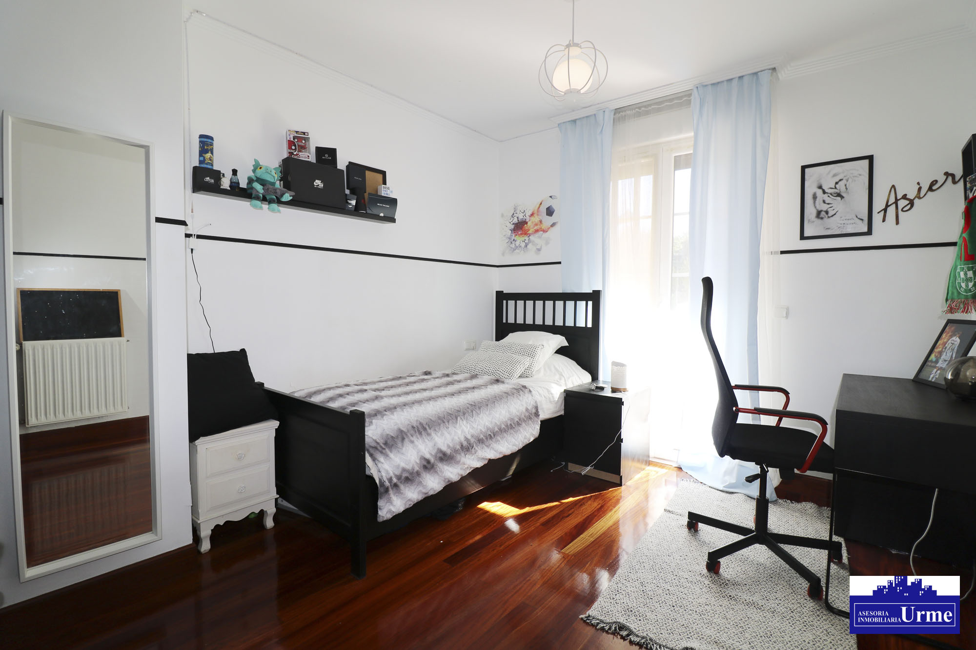 Espectacular villa con piscina en zona tranquila a pocos minutos de Irún. Infórmate!!