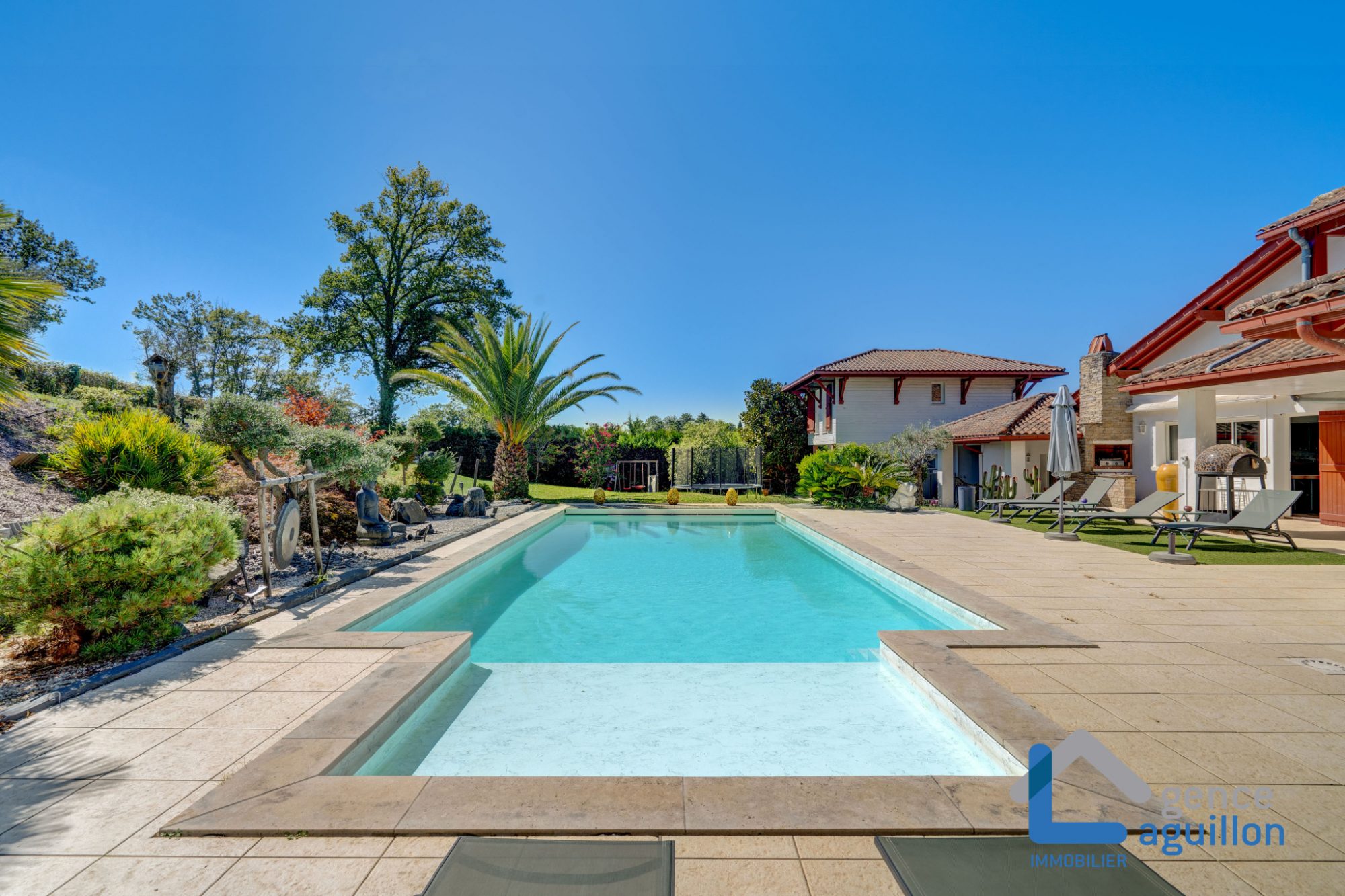 Villa de ensueño con piscina climatizada. Ubicación espectacular!!!!en San Juan de Luz zona Chantaco. Villa de ensueño con piscina climatizada. Ubicación espectacular!!!!en San Juan de Luz zona Chantaco.