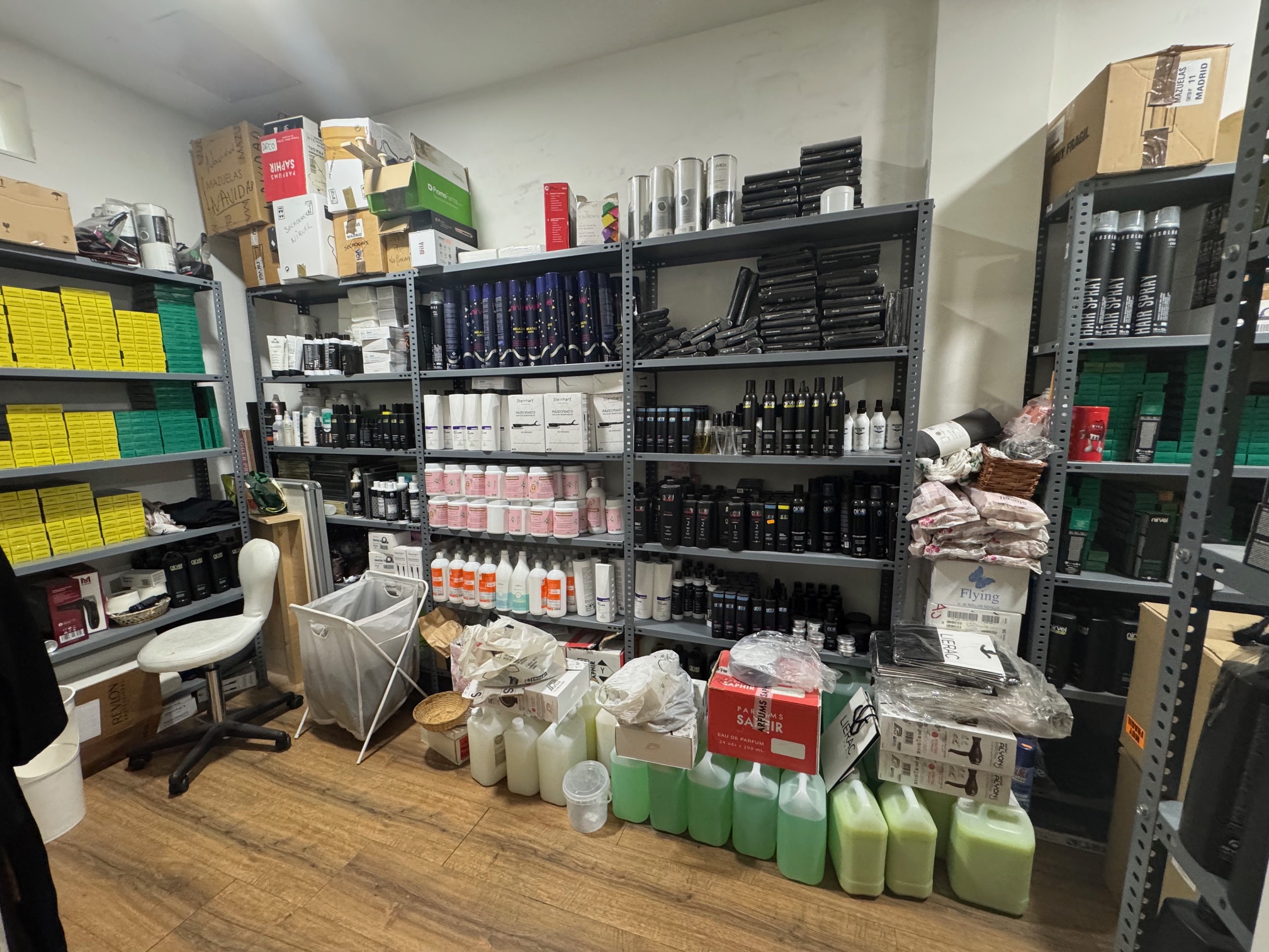 Se alquila peluquería totalmente acondicionada en pleno centro de Irún. 125m2.!!!Reforma integral en 2022. Infórmate rápidamente!!! Se alquila peluquería totalmente acondicionada en pleno centro de Irún. 125m2.!!!Reforma integral en 2022. Infórmate rápidamente!!!