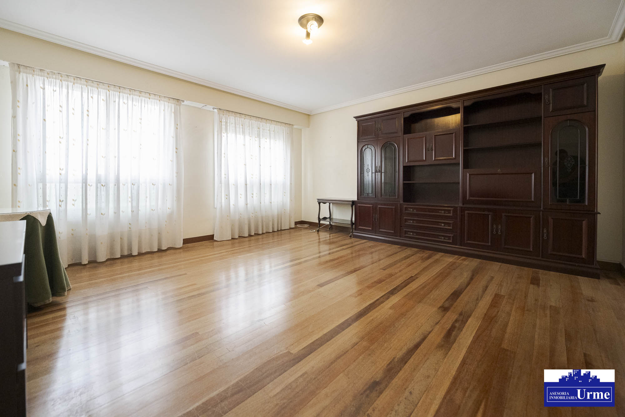 En Behobia vivienda amplia de 102m2 utiles, ubicada en una 2º planta con ascensor.3 Habitaciones, 2 baños, salon de 25m2, cocina equipada, balcon cerrado. Informate!! En Behobia vivienda amplia de 102m2 utiles, ubicada en una 2º planta con ascensor.3 Habitaciones, 2 baños, salon de 25m2, cocina equipada, balcon cerrado. Informate!!