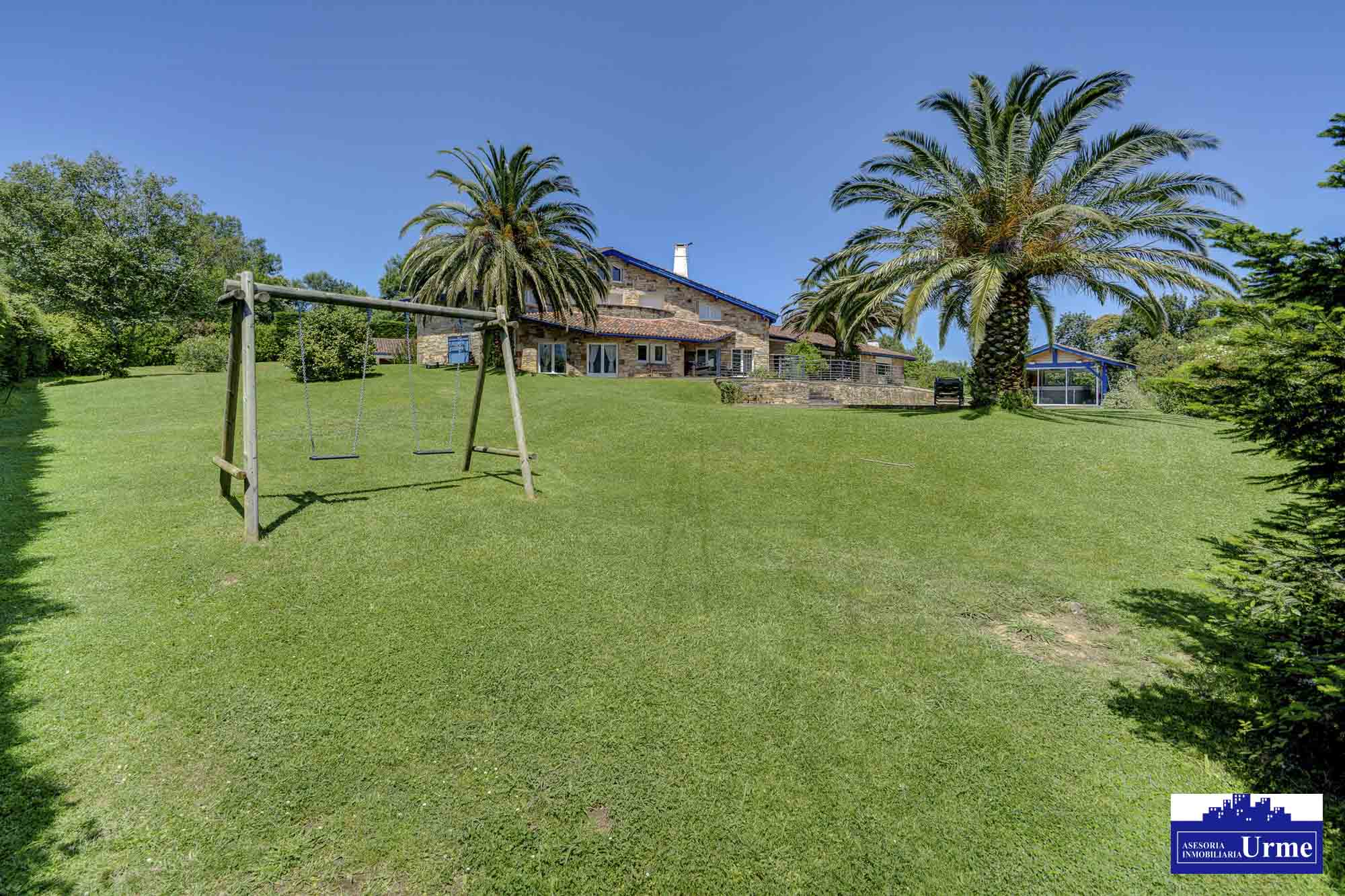 En Urrugne Espectacular villa individual con piscina climatizada y vistas panorámicas a las montañas. A pocos minutos de la frontera.Un sueño hecho realidad! En Urrugne Espectacular villa individual con piscina climatizada y vistas panorámicas a las montañas. A pocos minutos de la frontera.Un sueño hecho realidad!