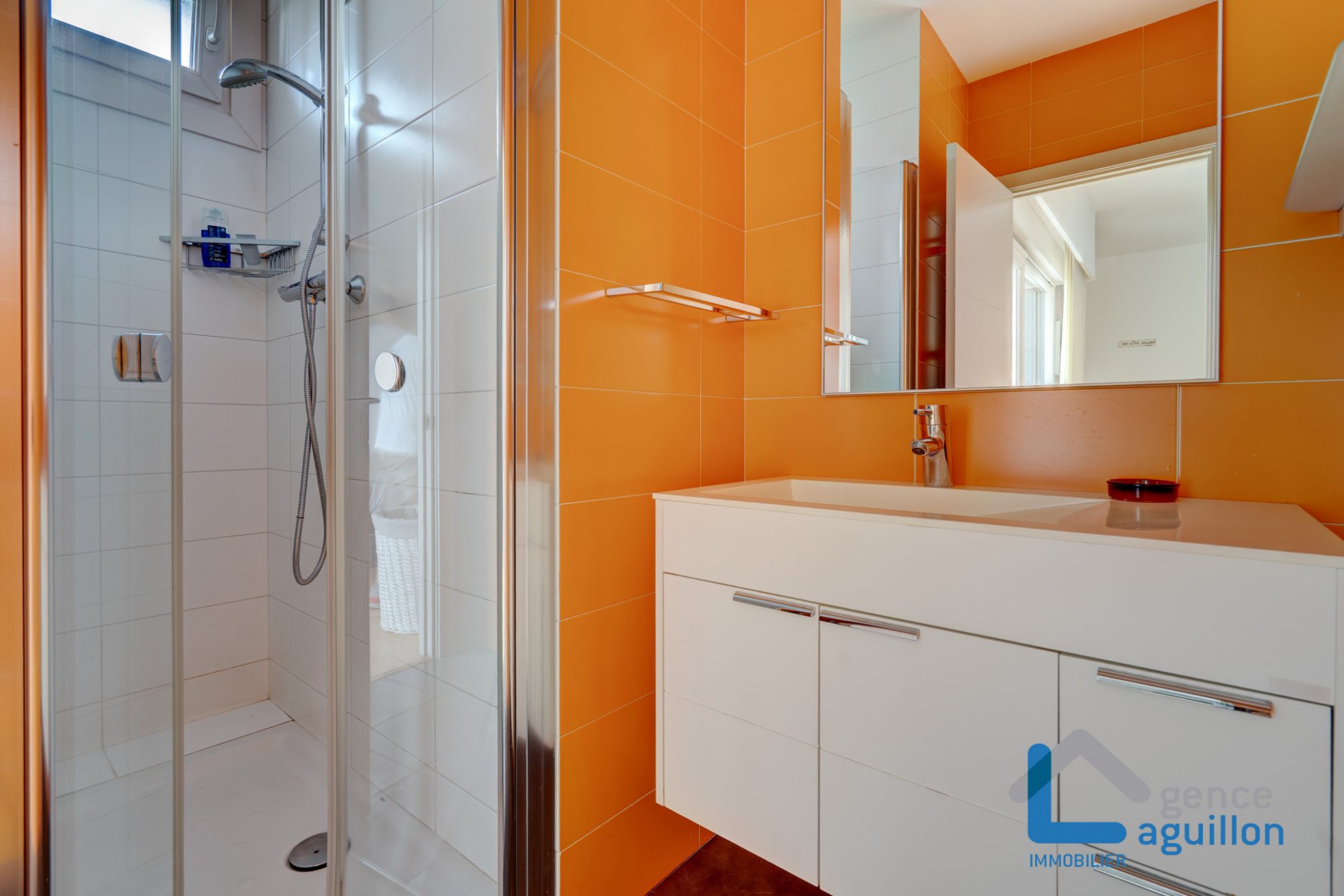 IMPRESIONANTES vistas a Fuenterrabia y bahia de Txingudy!Villa individual con piscina climatizada en parcela de 1810m2.Tes sorprendera!!! 