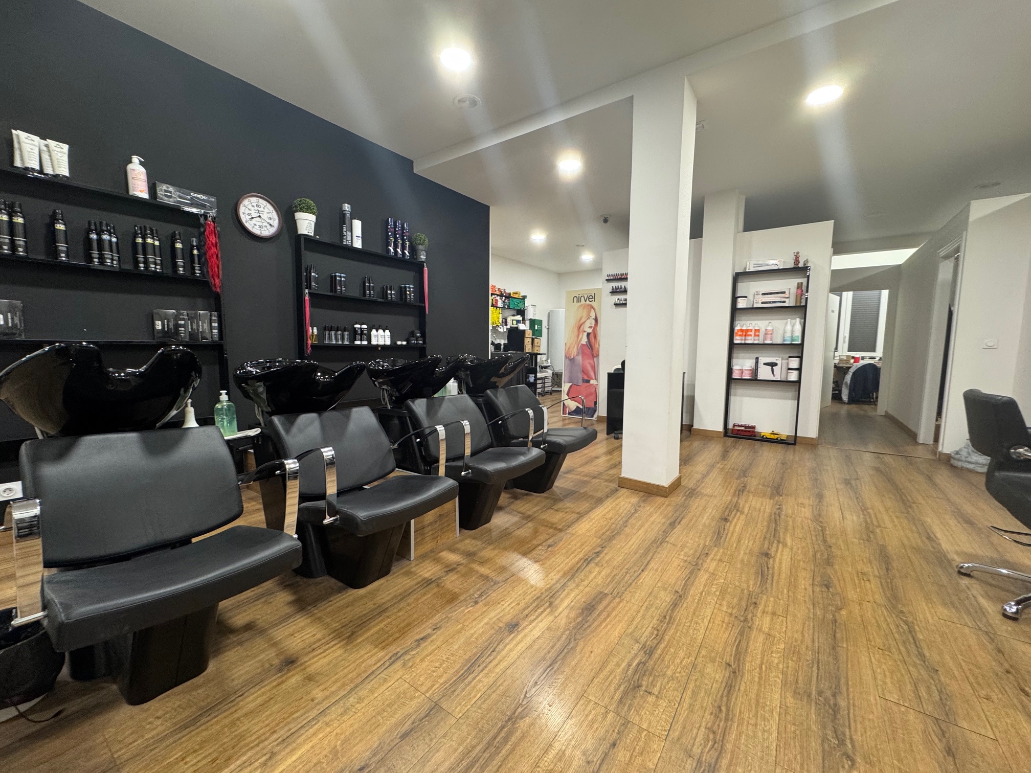 Se alquila peluquería totalmente acondicionada en pleno centro de Irún. 125m2.!!!Reforma integral en 2022. Infórmate rápidamente!!! Se alquila peluquería totalmente acondicionada en pleno centro de Irún. 125m2.!!!Reforma integral en 2022. Infórmate rápidamente!!!