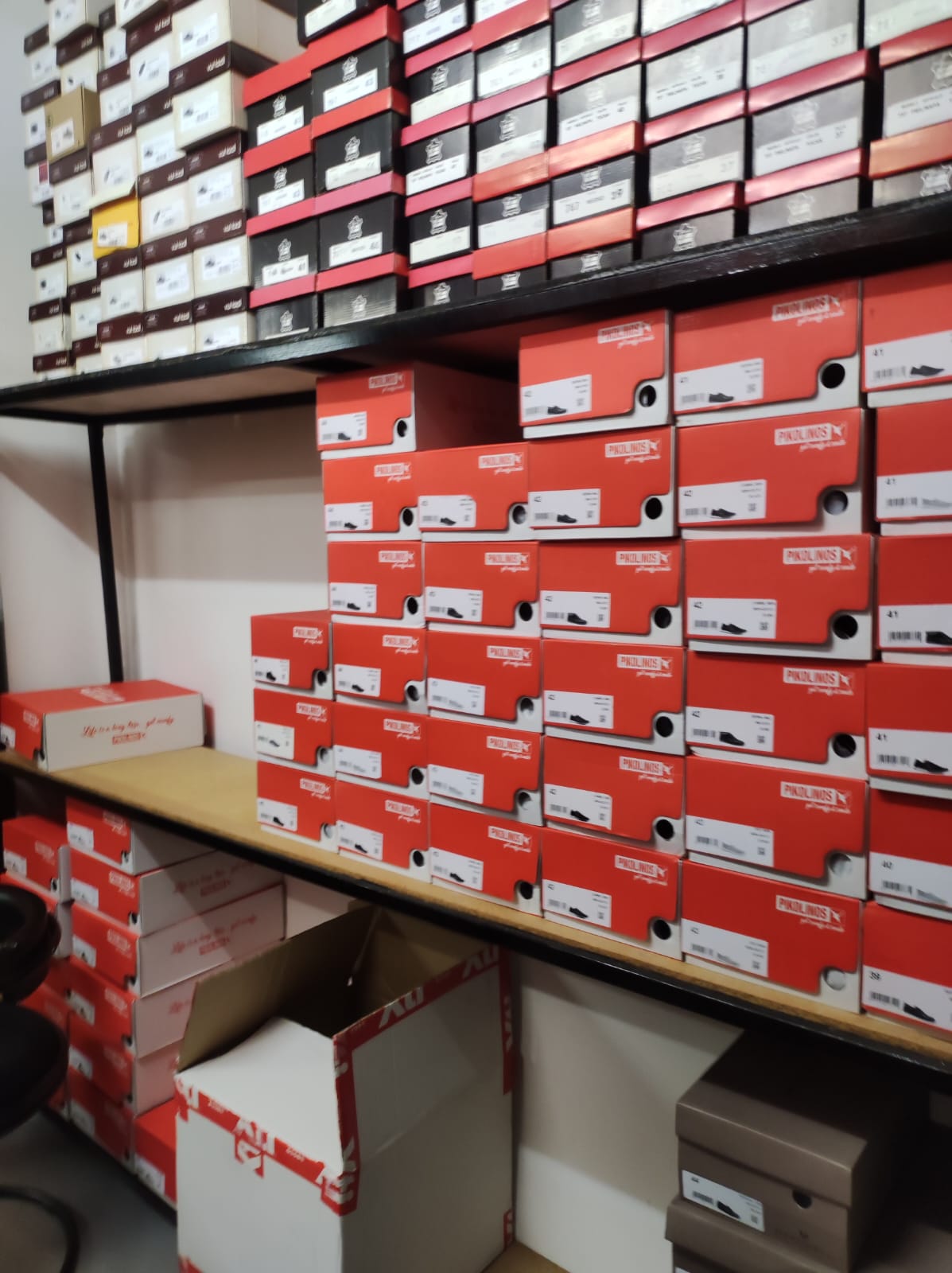 Local en Serapio Mugica junto al BM.Ideal para cualquier tipo de negocio.Ultima actividad durante 30 años zapateria!!!!Informate Local en Serapio Mugica junto al BM.Ideal para cualquier tipo de negocio.Ultima actividad durante 30 años zapateria!!!!Informate