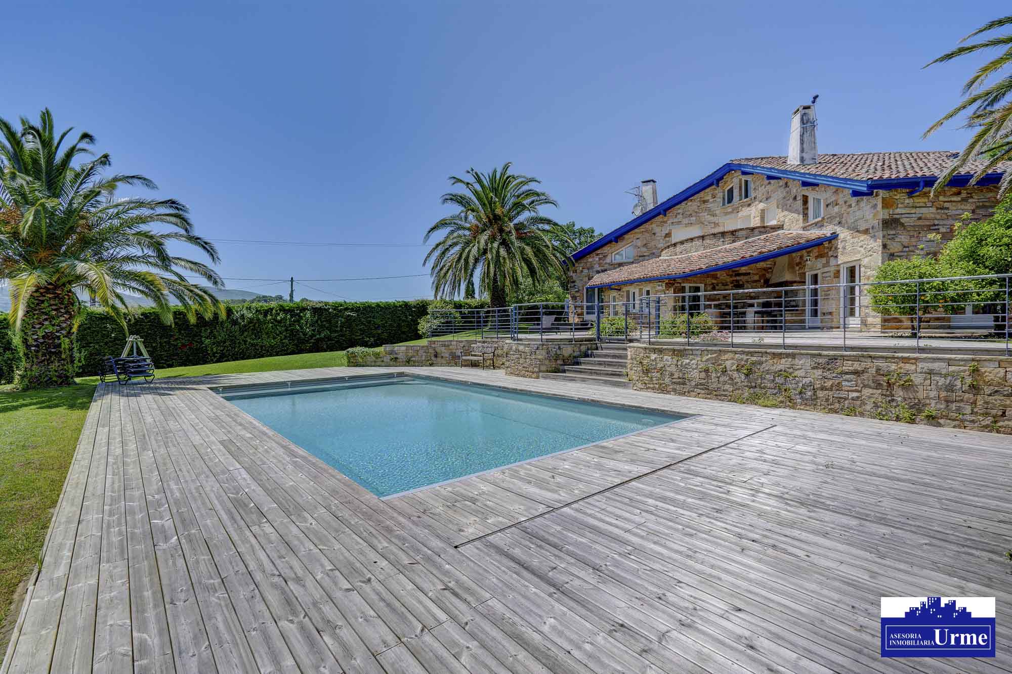 En Urrugne Espectacular villa individual con piscina climatizada y vistas panorámicas a las montañas. A pocos minutos de la frontera.Un sueño hecho realidad! En Urrugne Espectacular villa individual con piscina climatizada y vistas panorámicas a las montañas. A pocos minutos de la frontera.Un sueño hecho realidad!