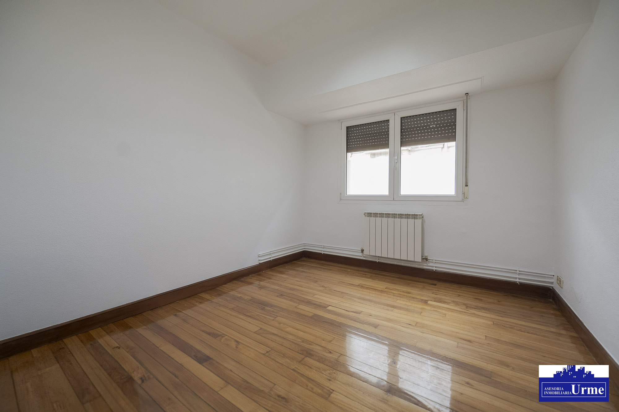 Vivienda centrica con Vistas despejadas y junto al ayuntamiento.78m2, 3 habitaciones, salon cocina, baño + aseo independiente. Informate. Vivienda centrica con Vistas despejadas y junto al ayuntamiento.78m2, 3 habitaciones, salon cocina, baño + aseo independiente. Informate.