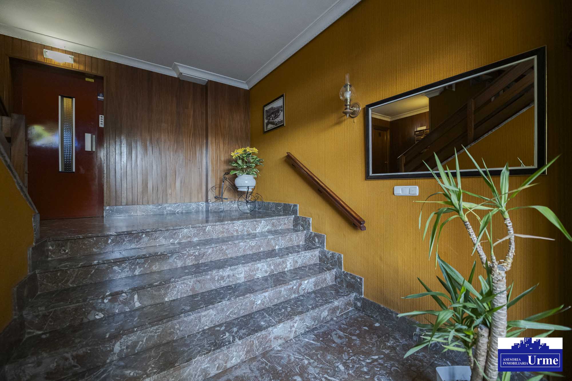 En Behobia vivienda amplia de 102m2 utiles, ubicada en una 2º planta con ascensor.3 Habitaciones, 2 baños, salon de 25m2, cocina equipada, balcon cerrado. Informate!! En Behobia vivienda amplia de 102m2 utiles, ubicada en una 2º planta con ascensor.3 Habitaciones, 2 baños, salon de 25m2, cocina equipada, balcon cerrado. Informate!!