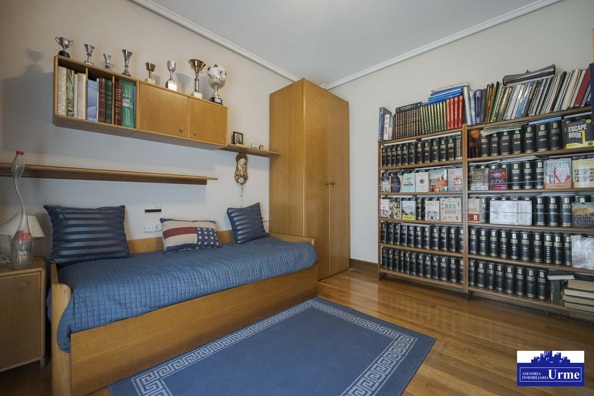 Magnifica vivienda en comunidad de 3 vecinos.110m2, 4 habitaciones, salon,cocina,2 baños,balcon.Garaje doble. Jardin comunitario.Ubicacion excepcional! Magnifica vivienda en comunidad de 3 vecinos.110m2, 4 habitaciones, salon,cocina,2 baños,balcon.Garaje doble. Jardin comunitario.Ubicacion excepcional!
